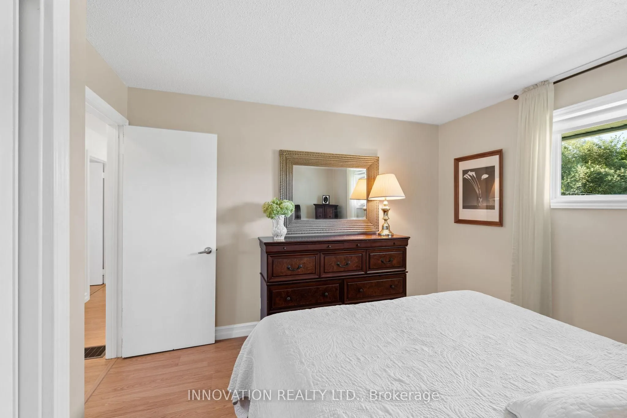 4001 Dunrobin Road