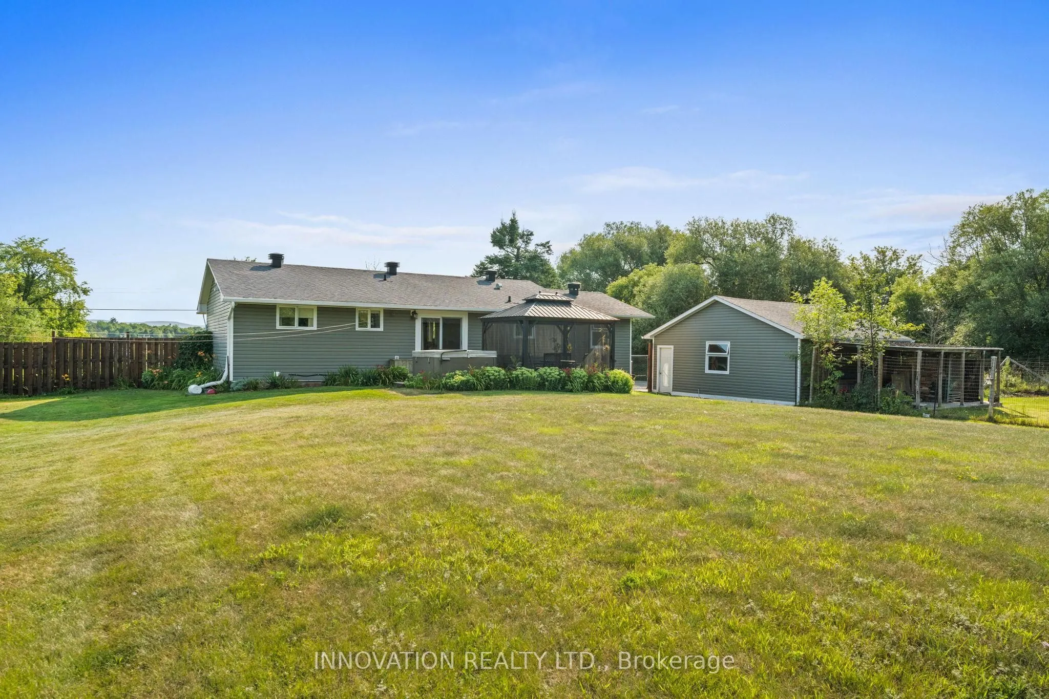 4001 Dunrobin Road
