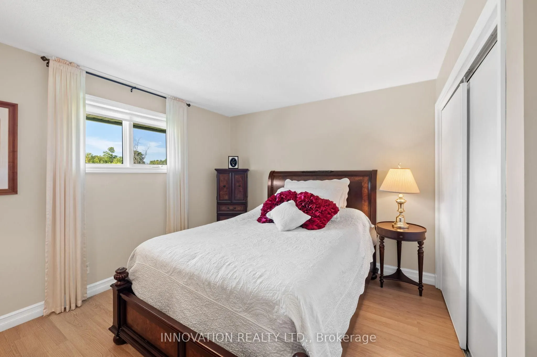 4001 Dunrobin Road