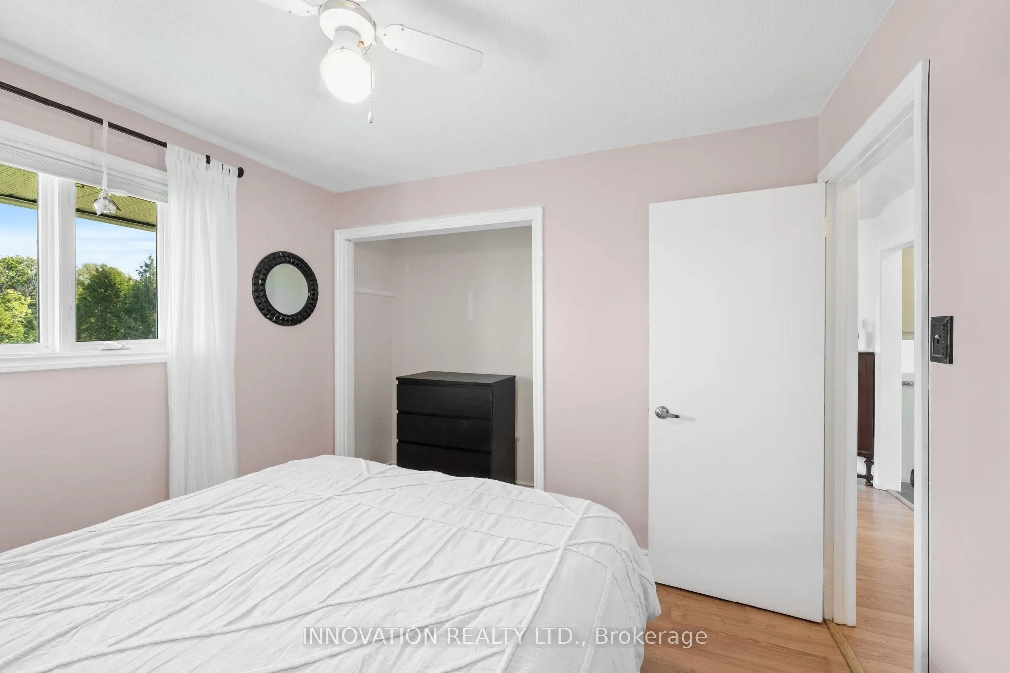 4001 Dunrobin Road