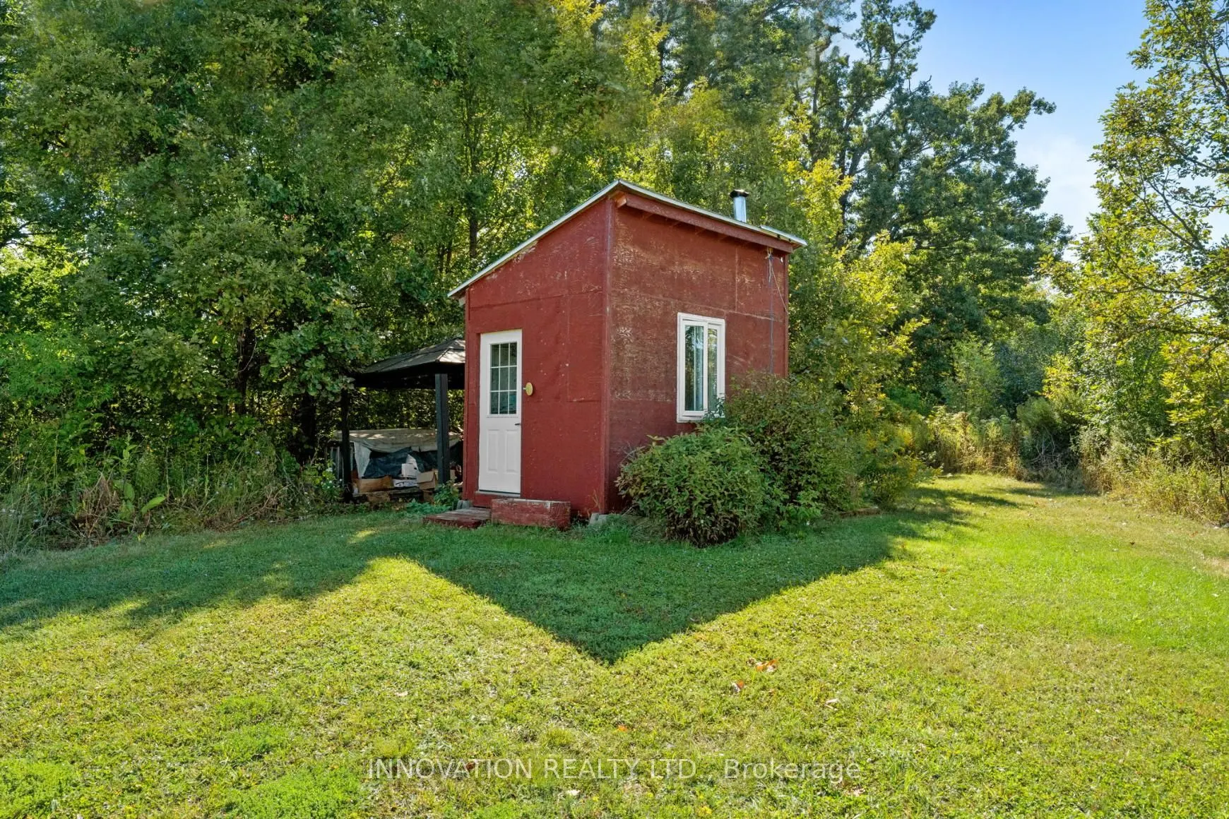 4001 Dunrobin Road