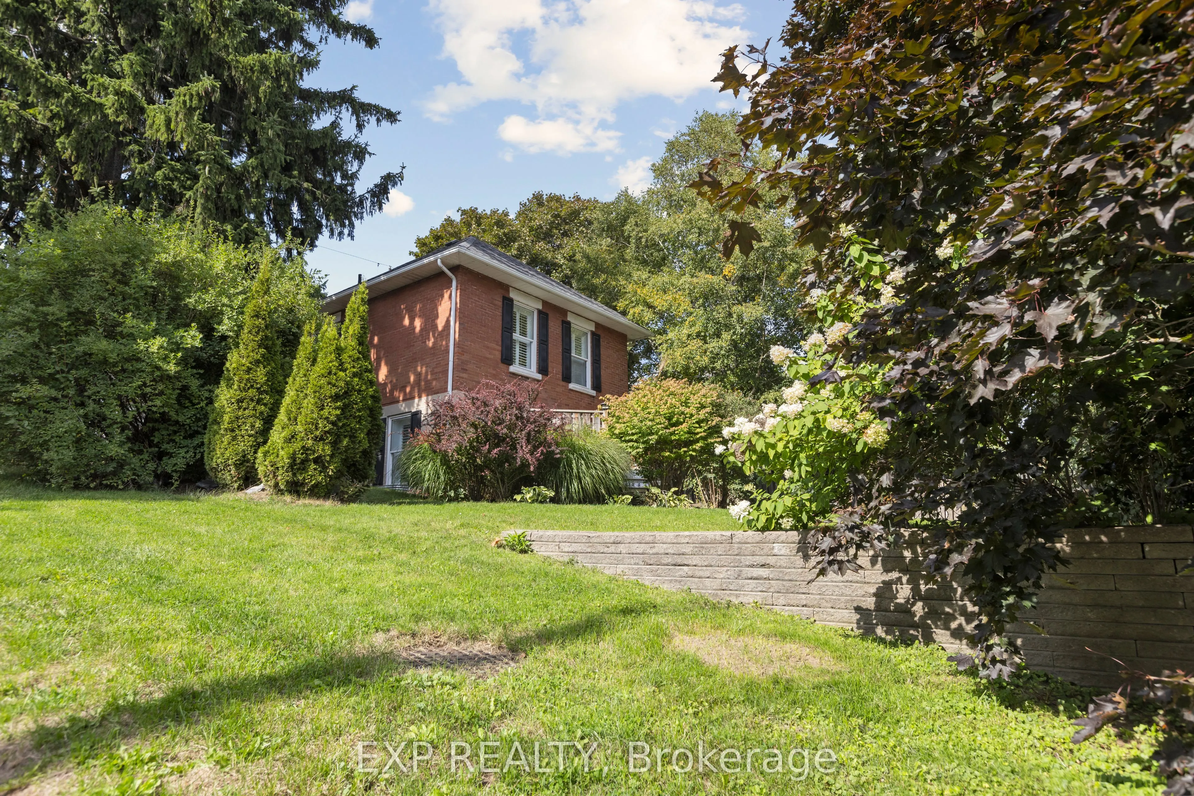 400 St. Patrick Street E