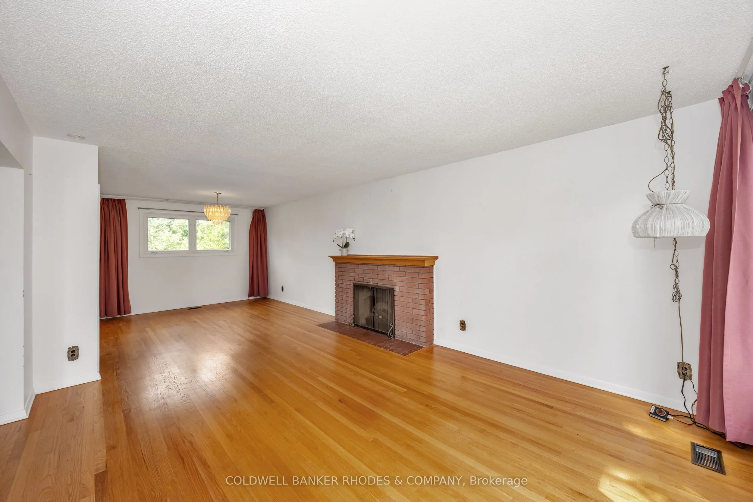 2687 Basswood Crescent