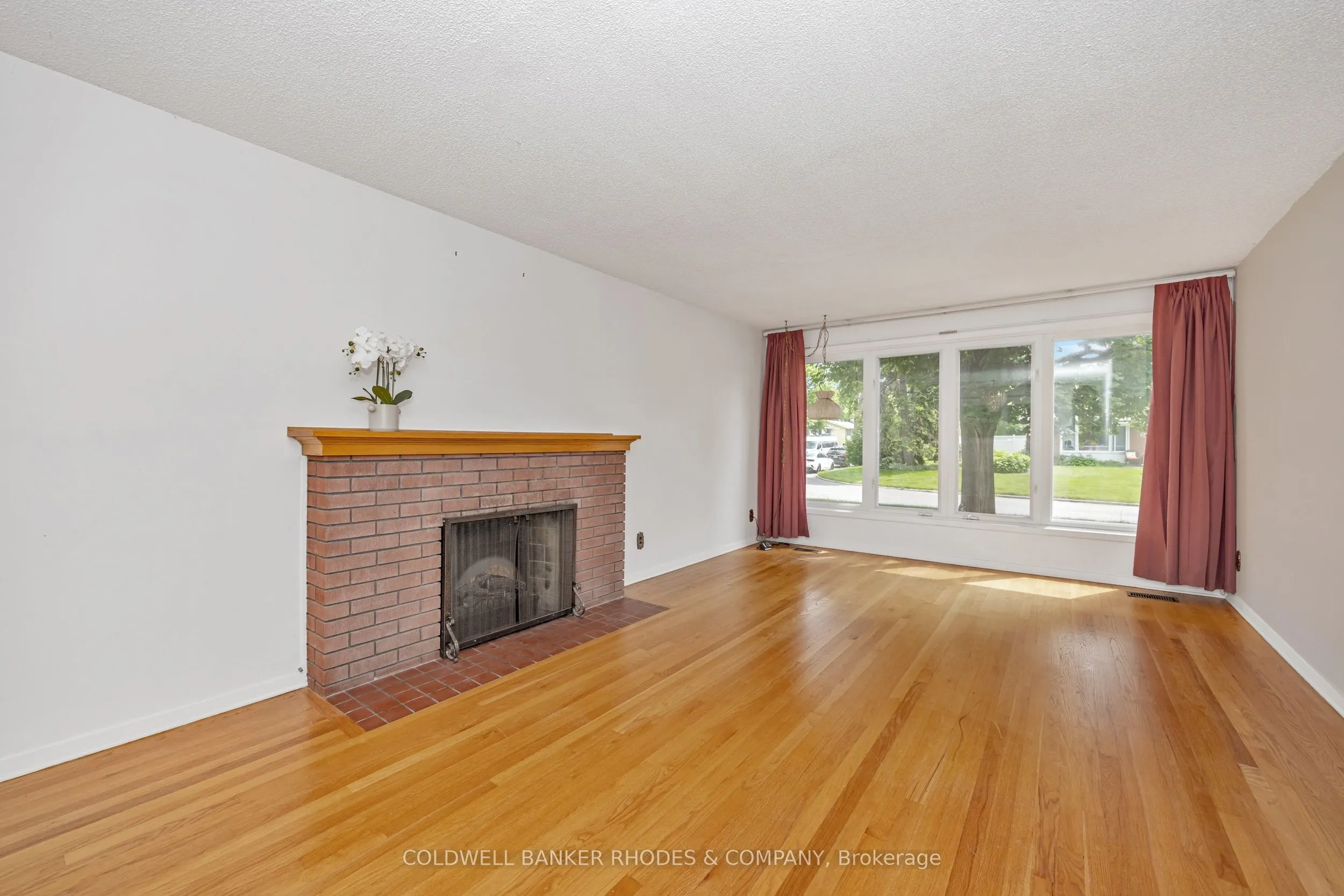 2687 Basswood Crescent