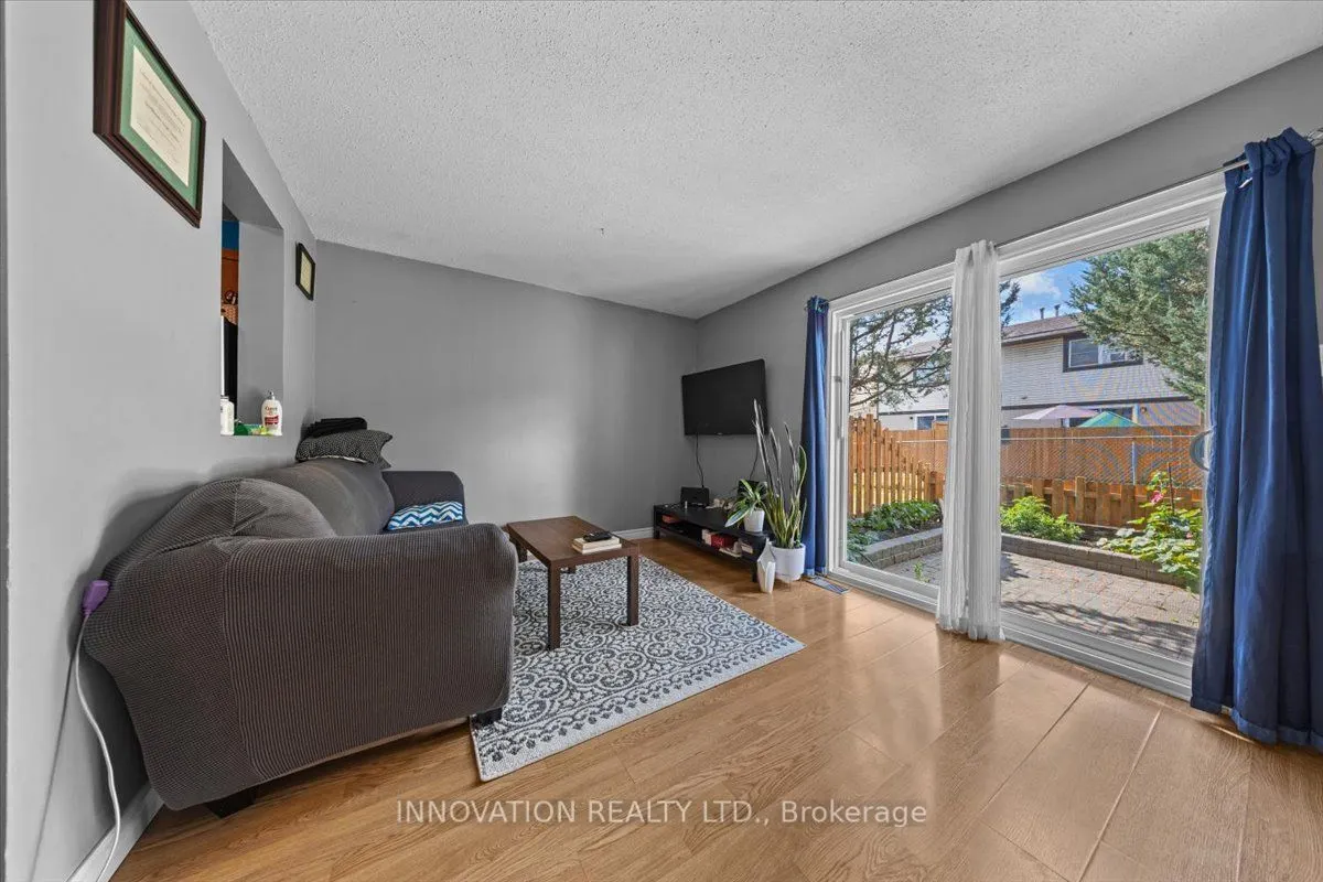 82 Stokes Crescent E, #41