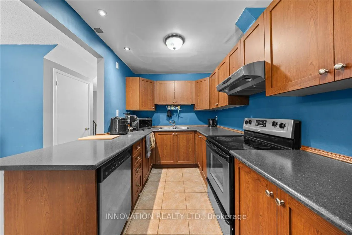 82 Stokes Crescent E, #41