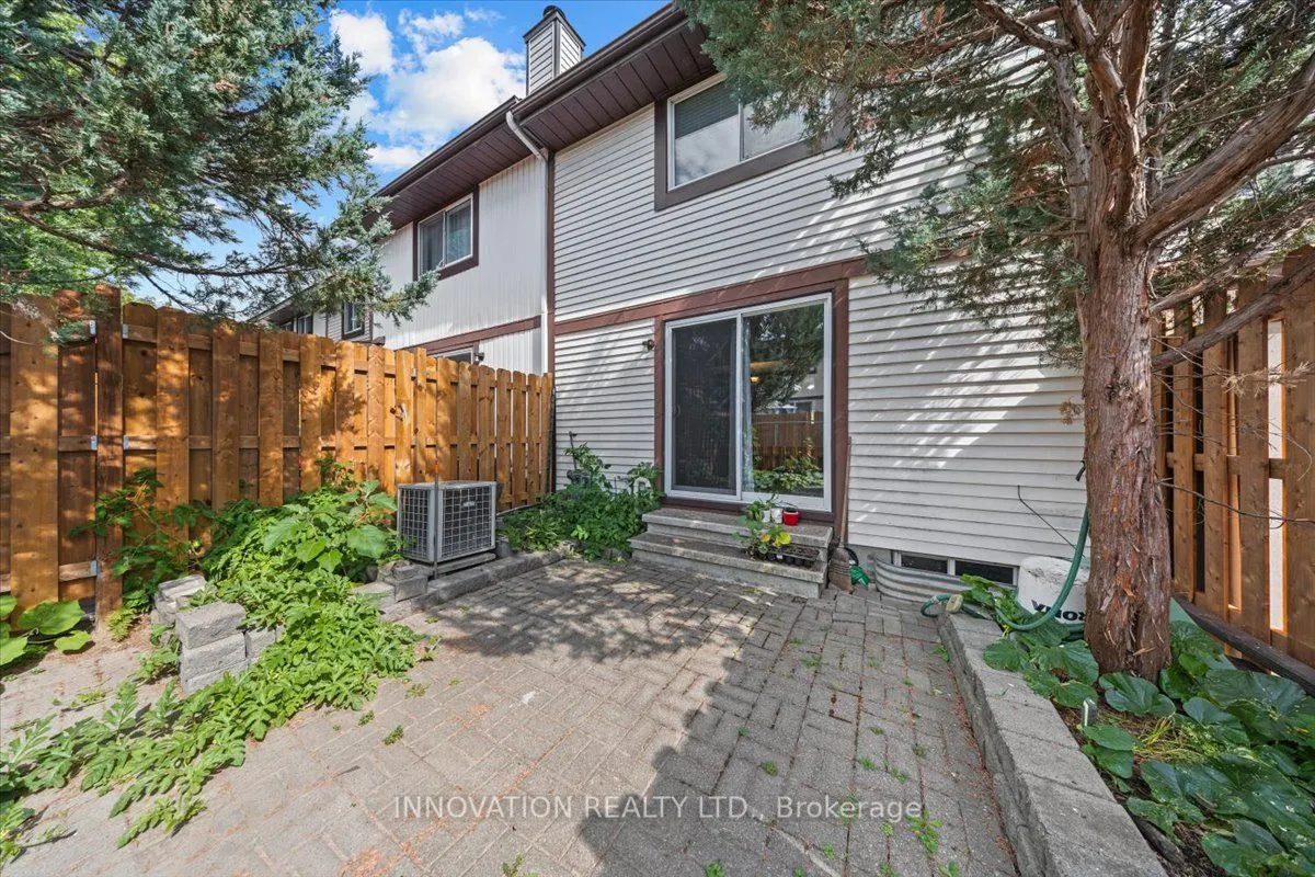 82 Stokes Crescent E, #41