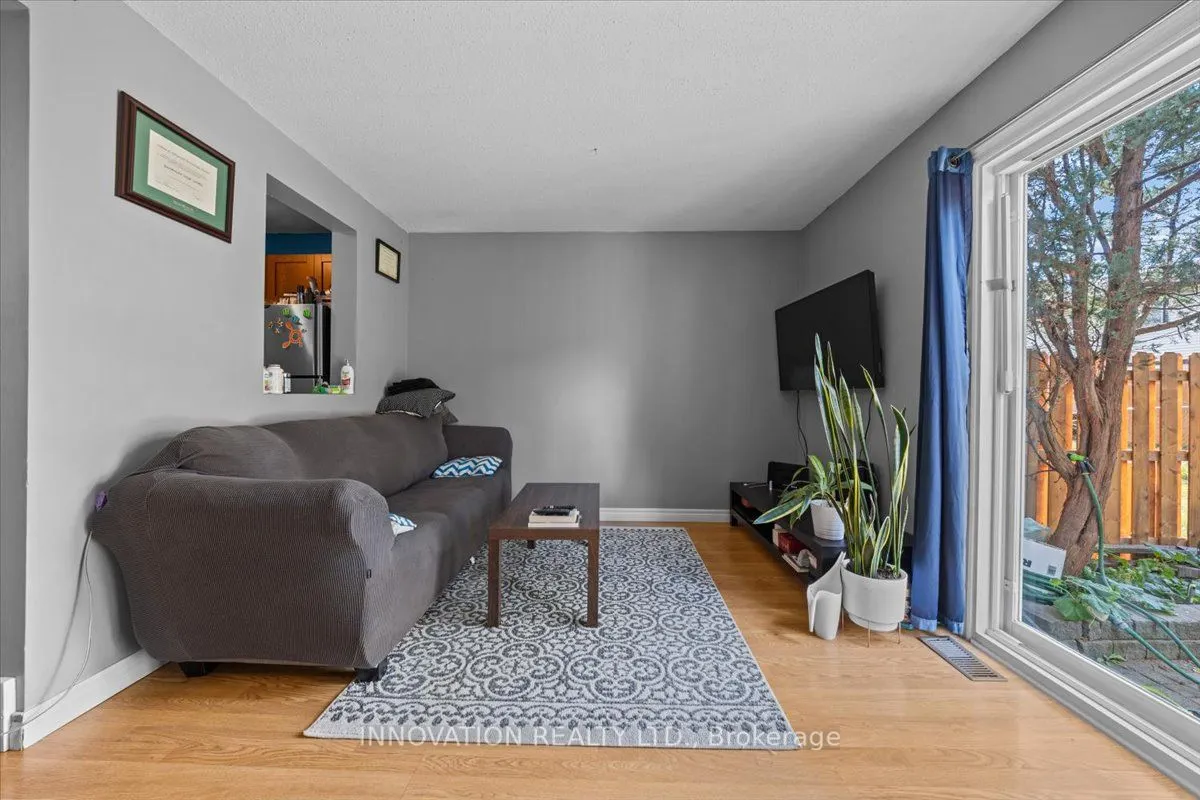 82 Stokes Crescent E, #41