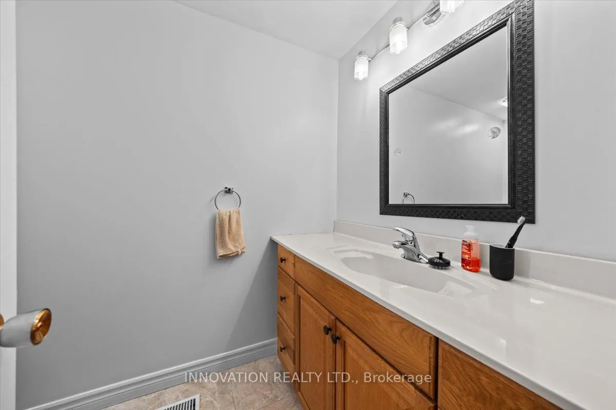 82 Stokes Crescent E, #41