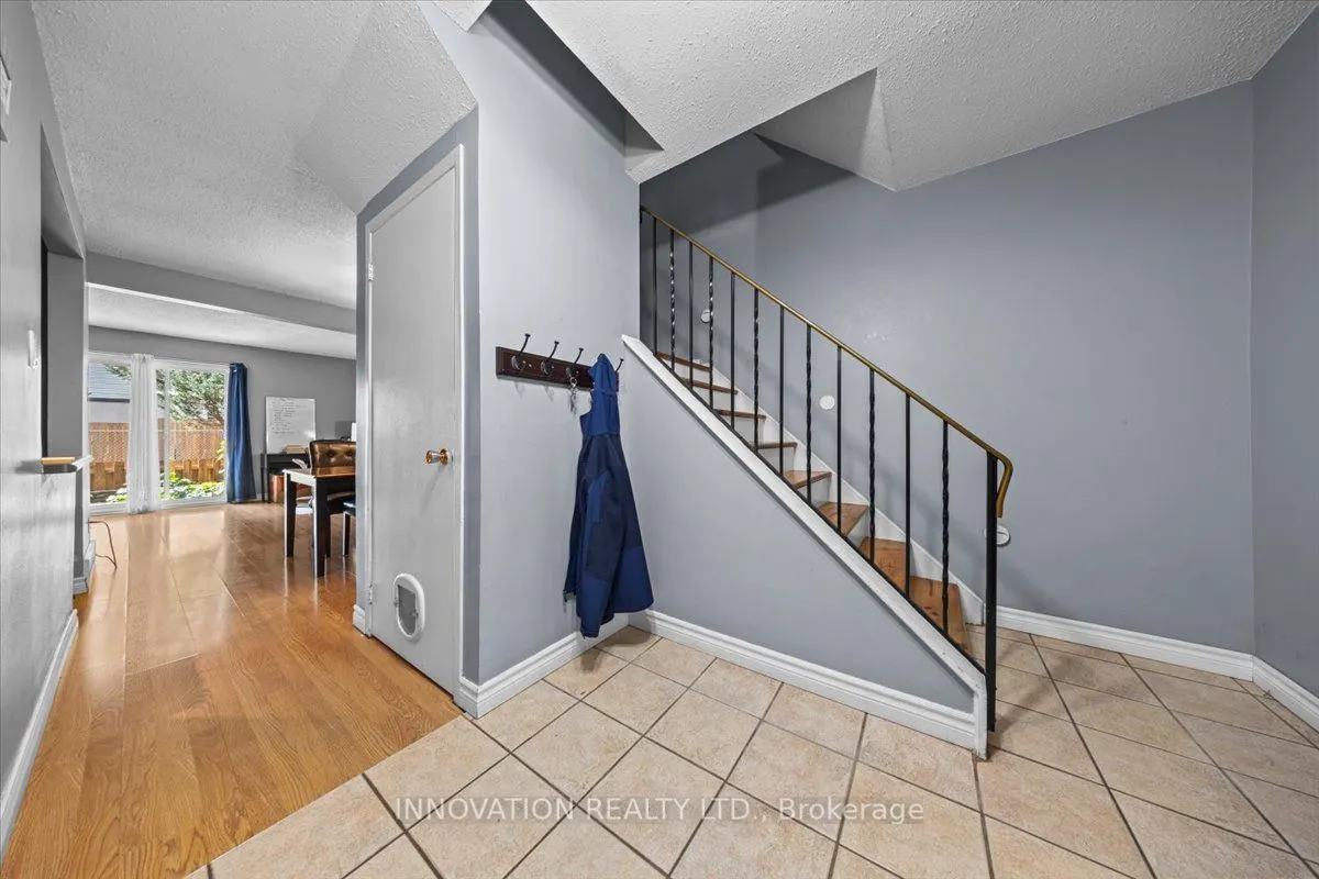 82 Stokes Crescent E, #41