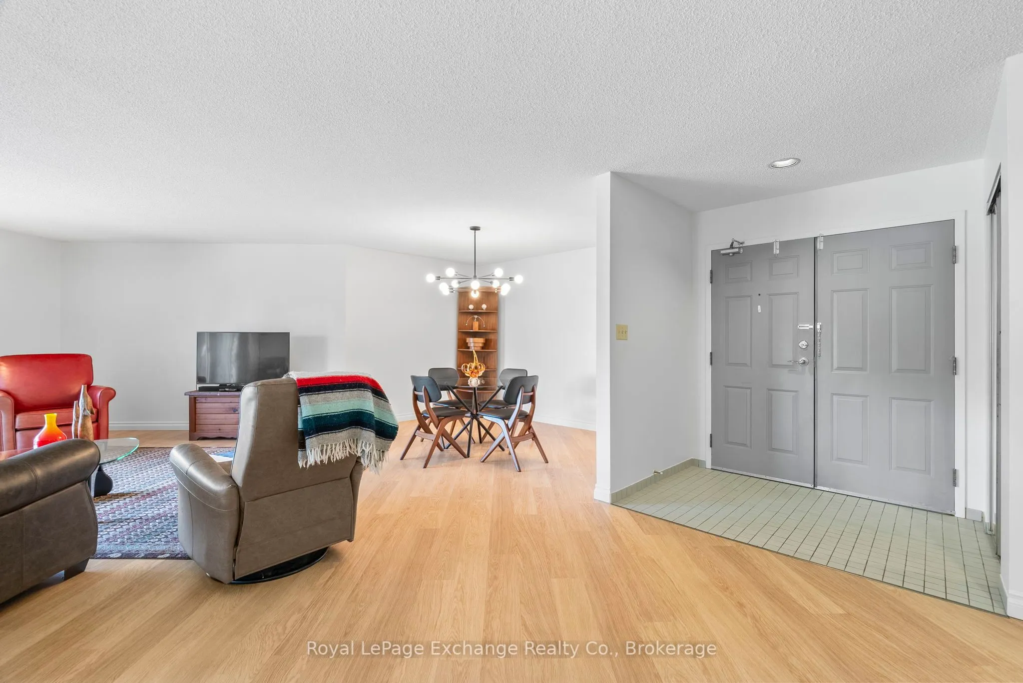 200 Harbour Street, #202