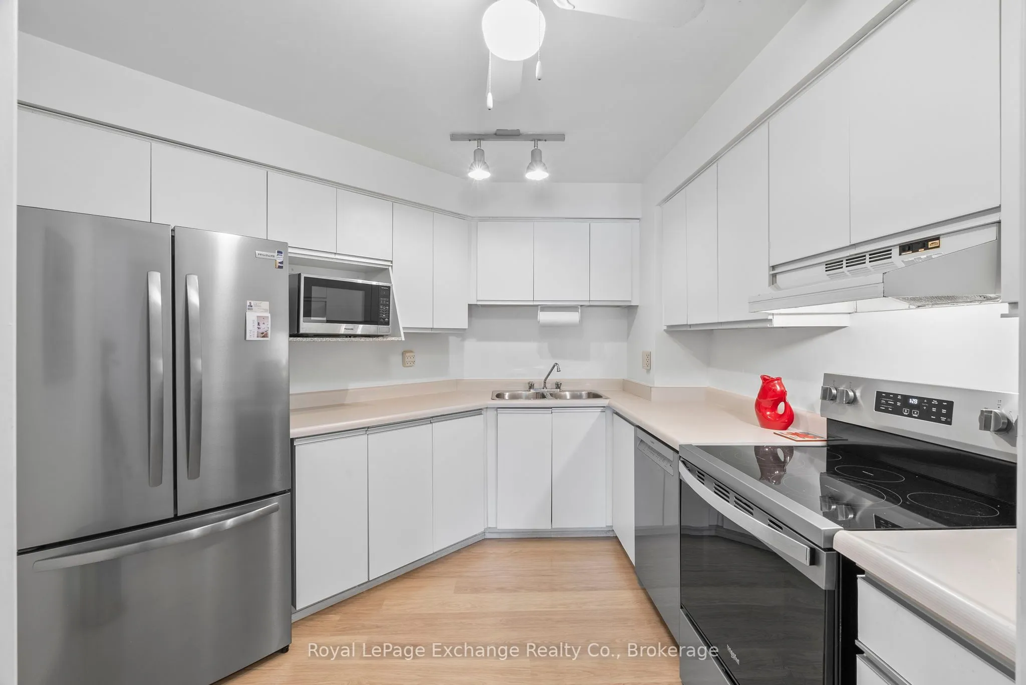 200 Harbour Street, #202