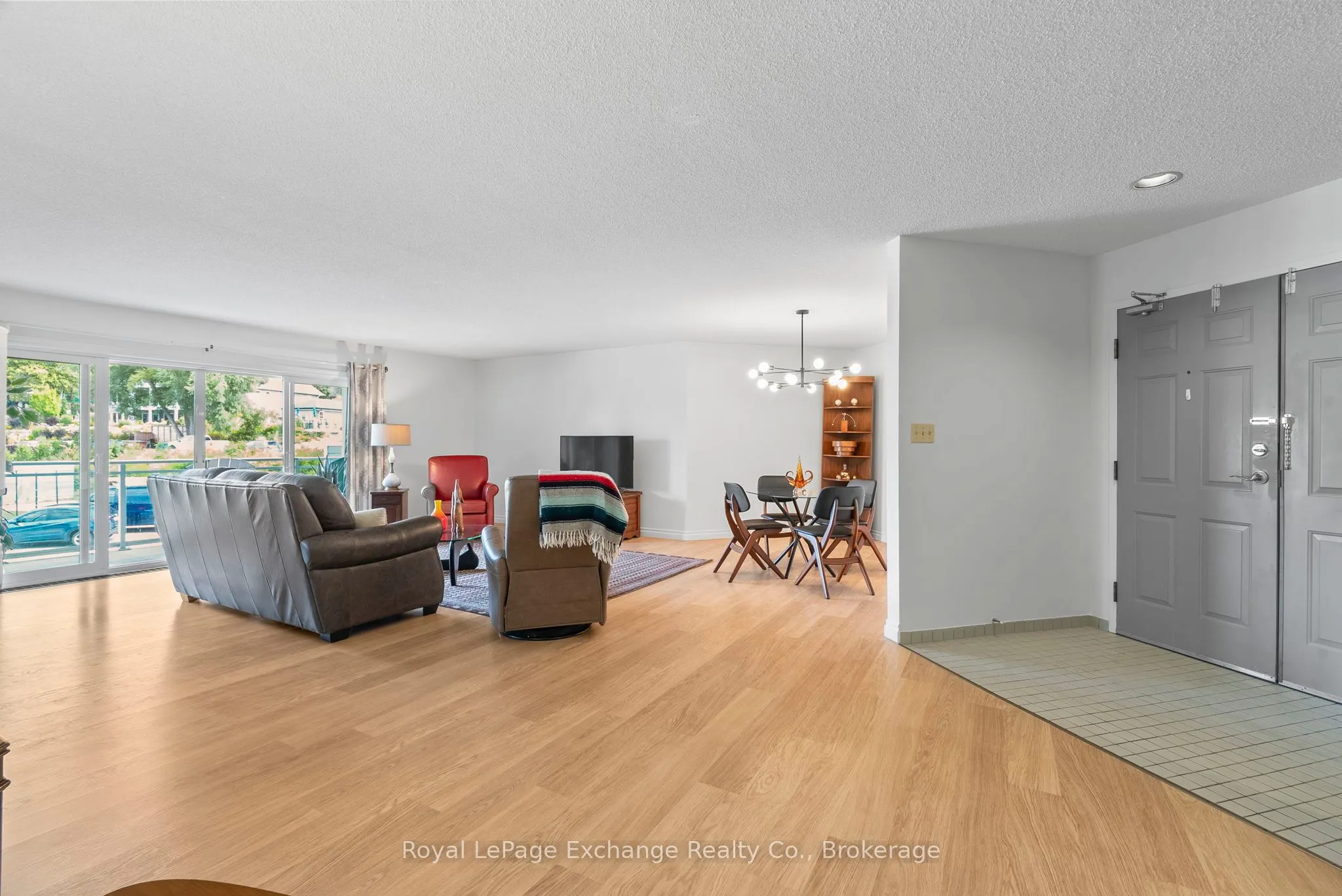 200 Harbour Street, #202