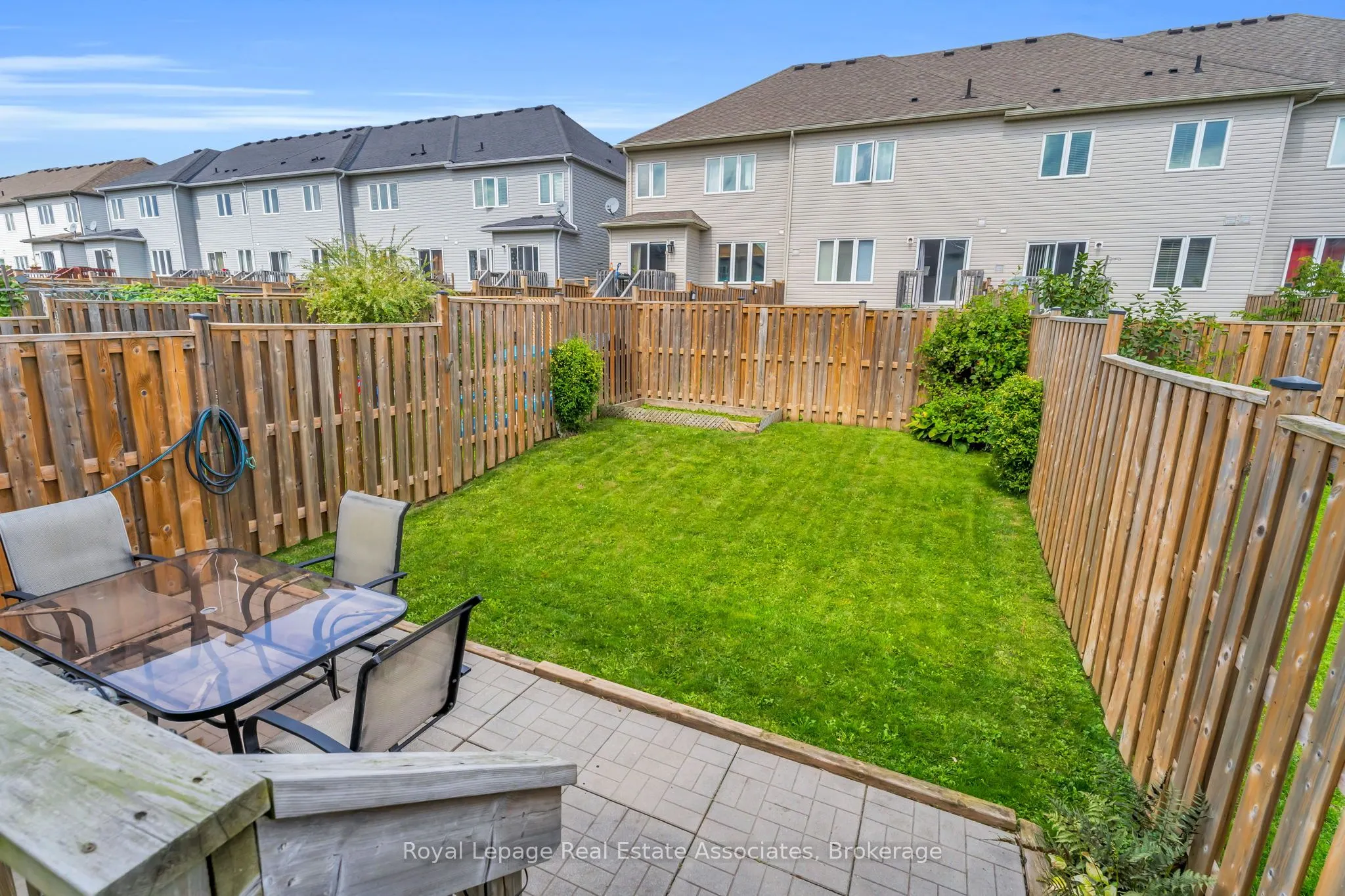 822 Cook Crescent