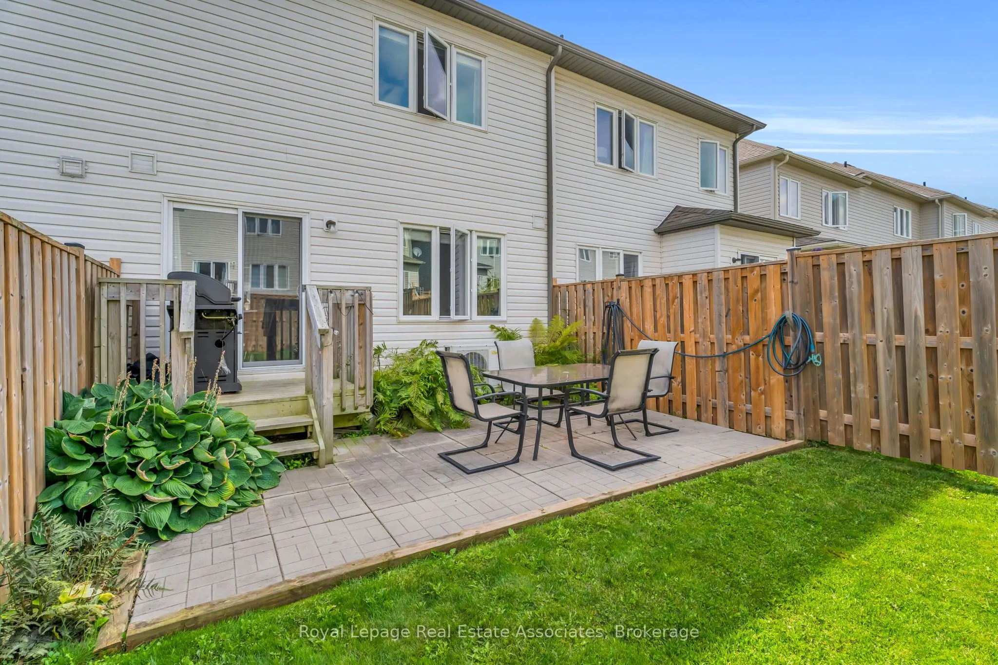 822 Cook Crescent