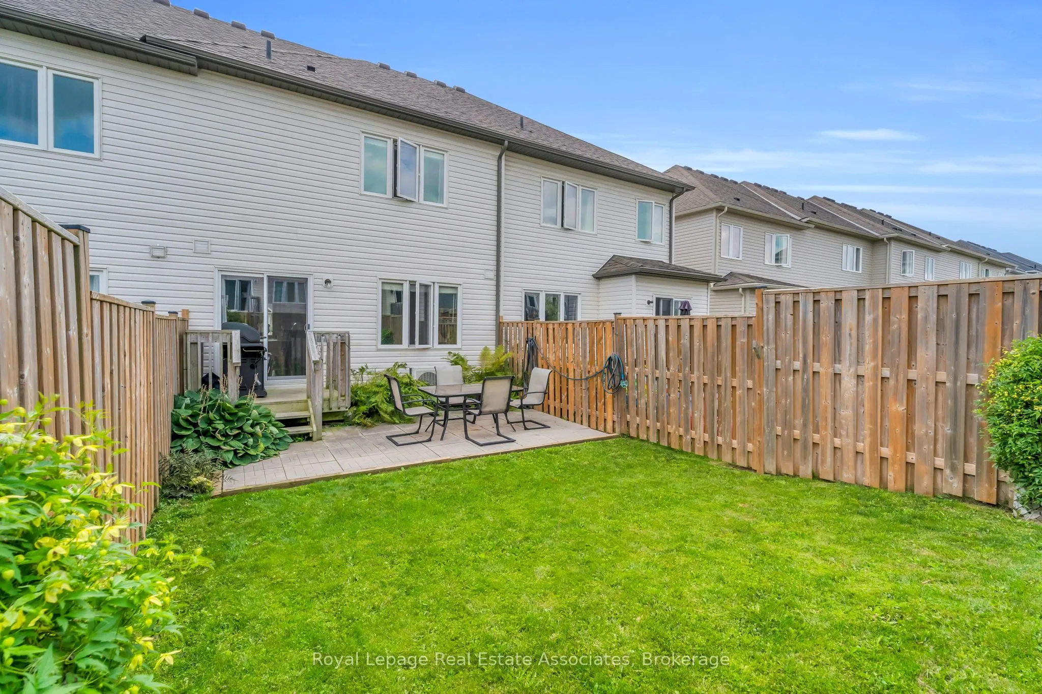 822 Cook Crescent