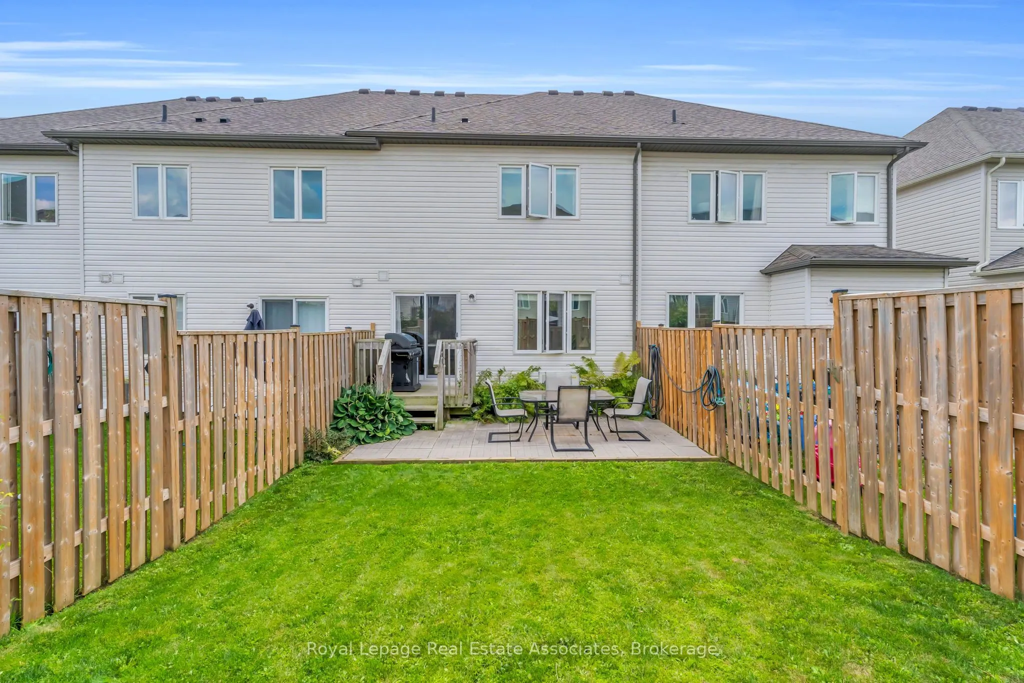 822 Cook Crescent