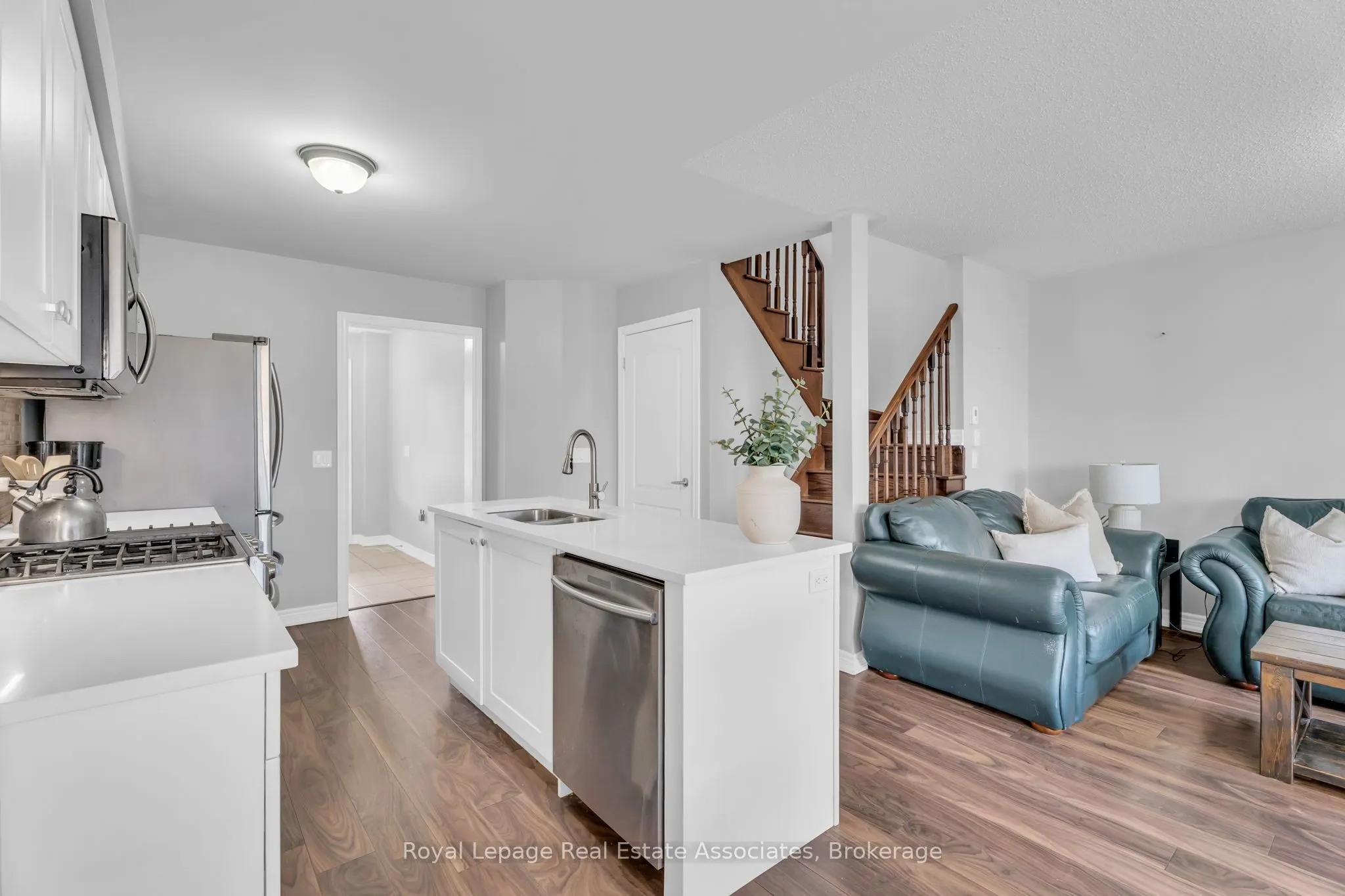 822 Cook Crescent