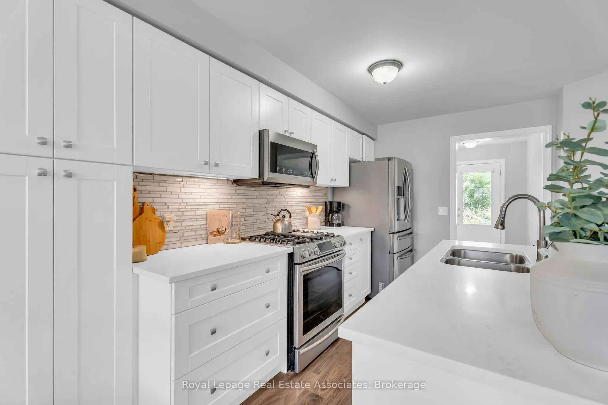 822 Cook Crescent