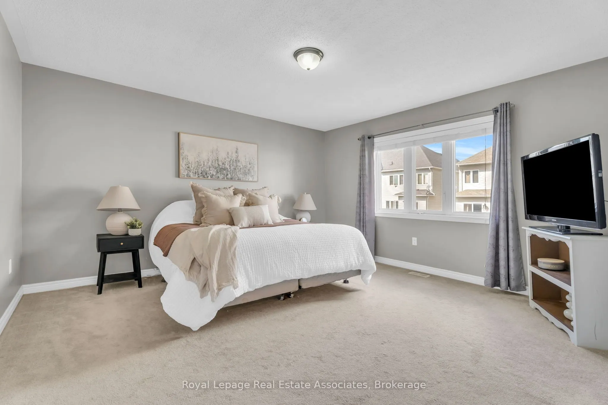 822 Cook Crescent