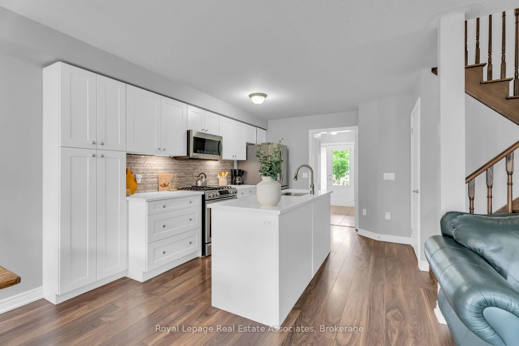 822 Cook Crescent