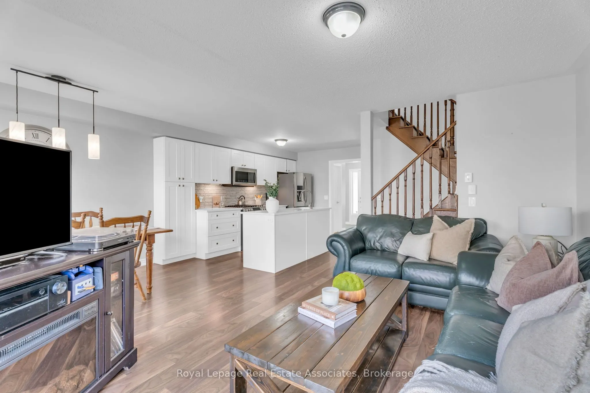 822 Cook Crescent