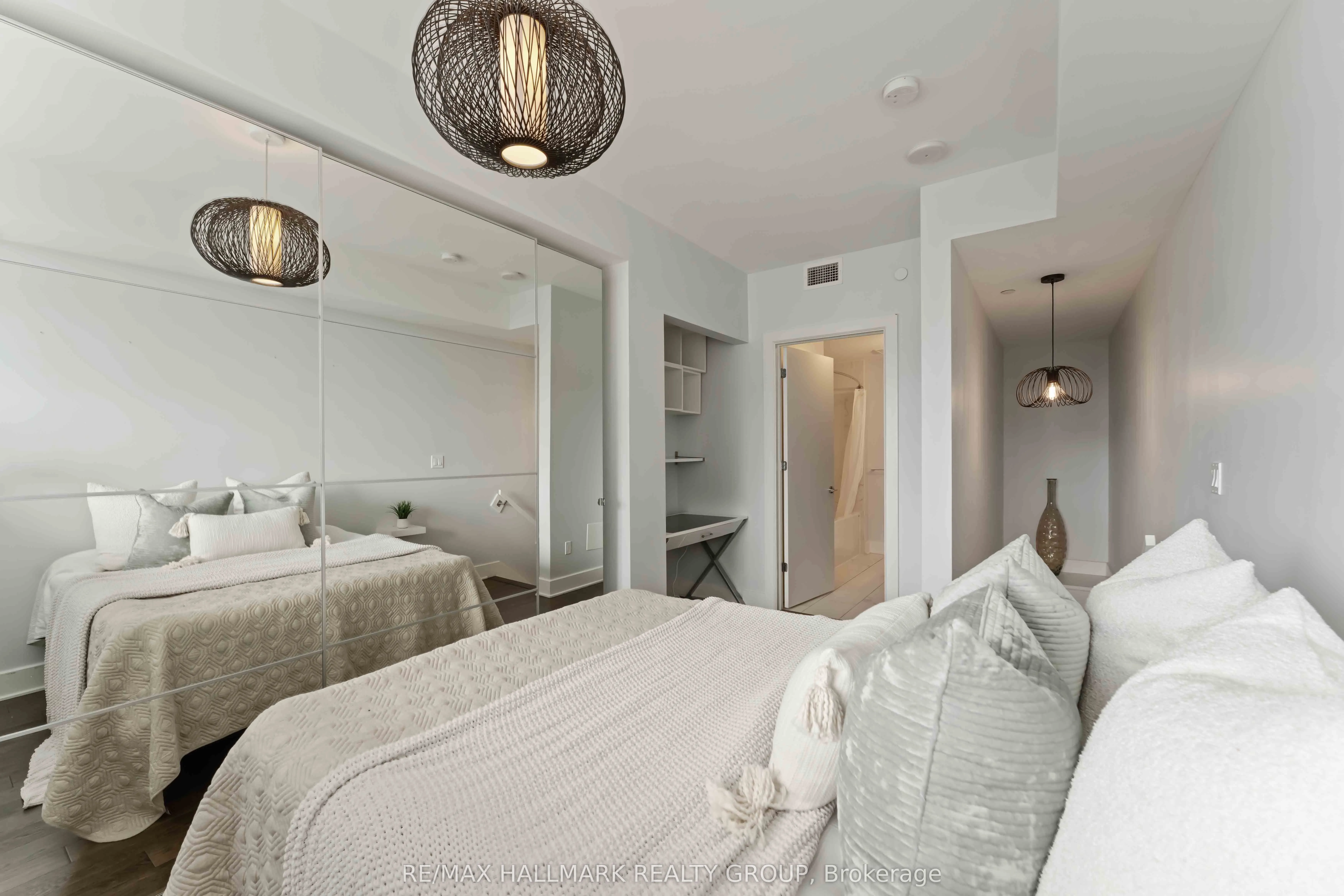 255 BAY Street, #1209