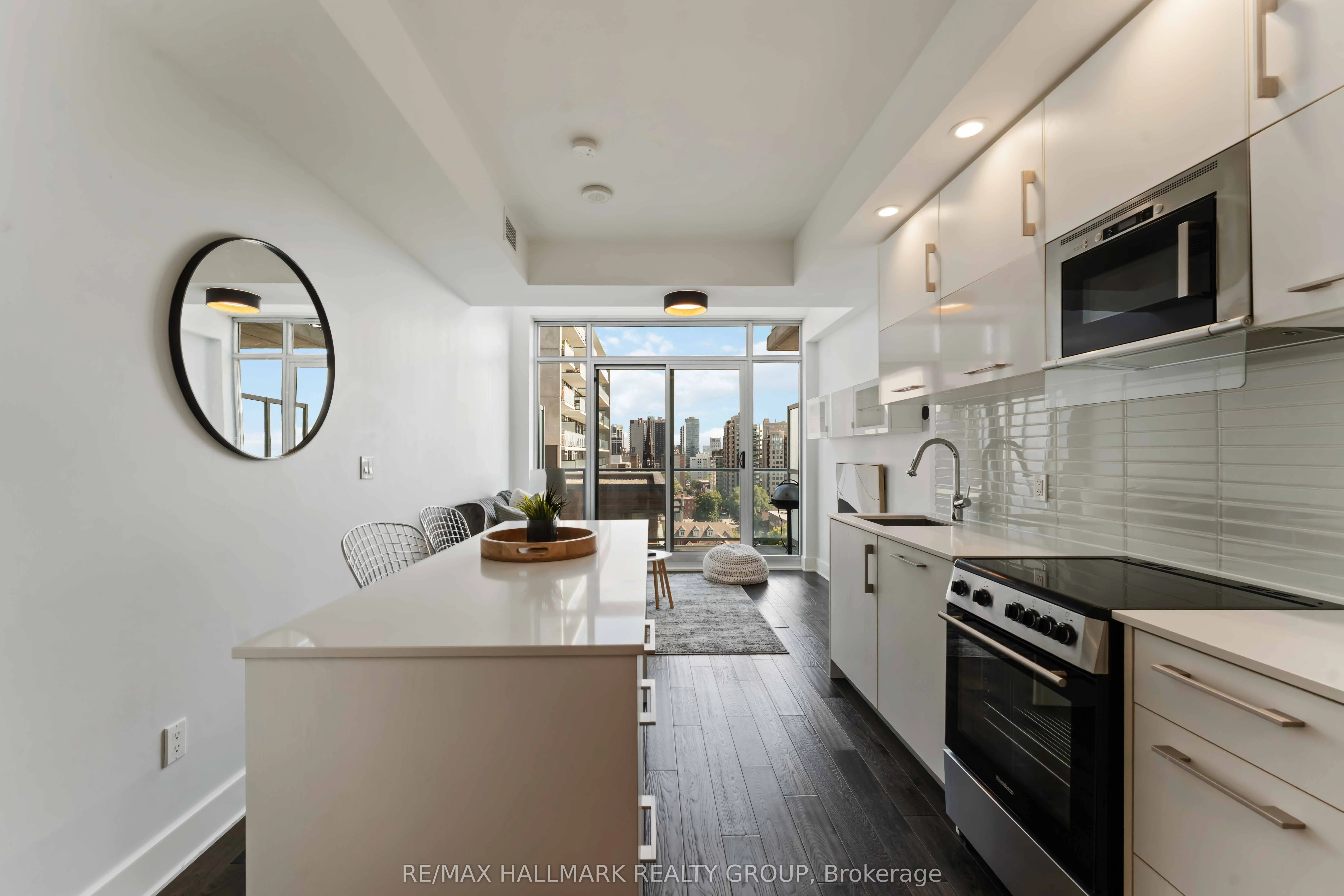 255 BAY Street, #1209