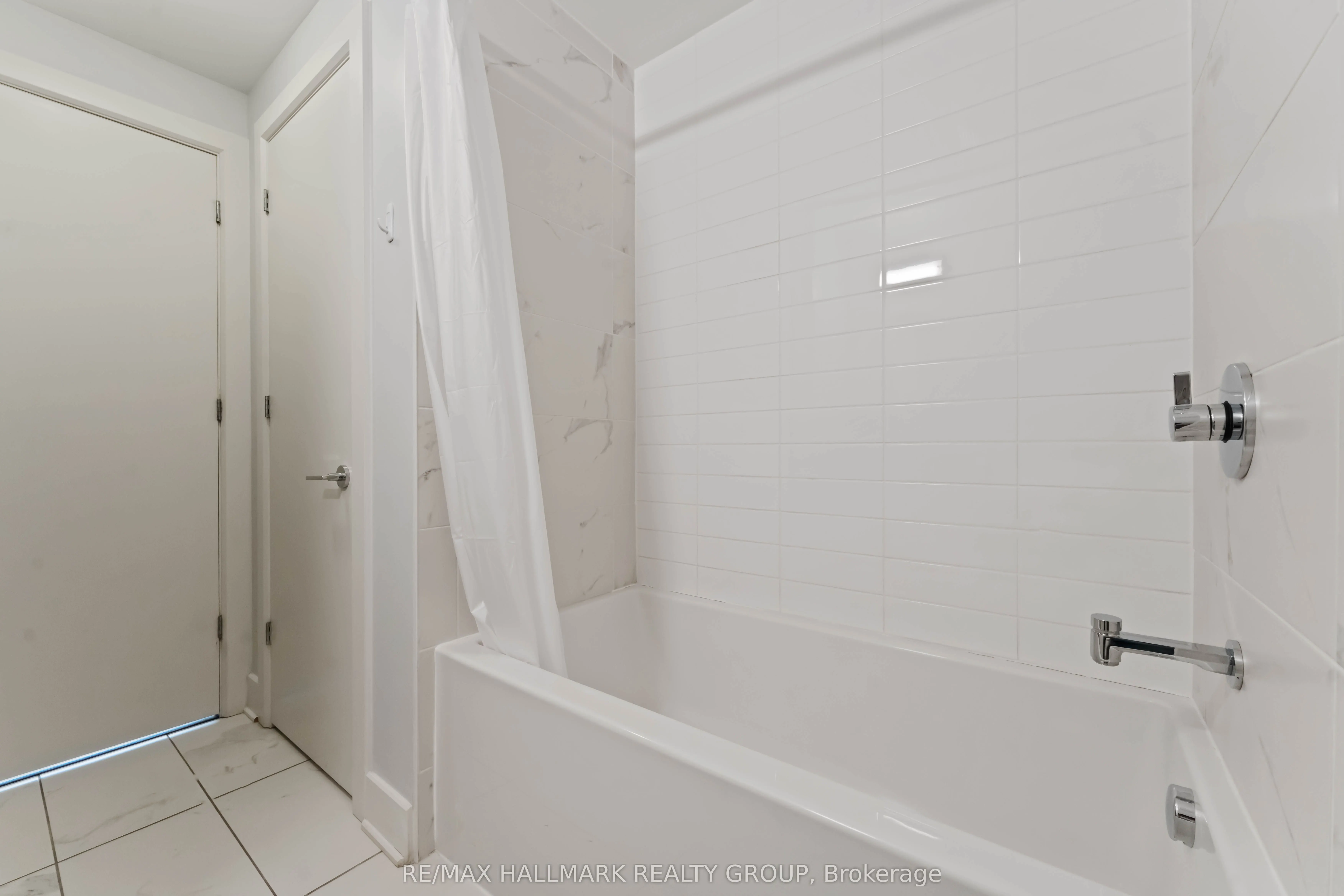 255 BAY Street, #1209