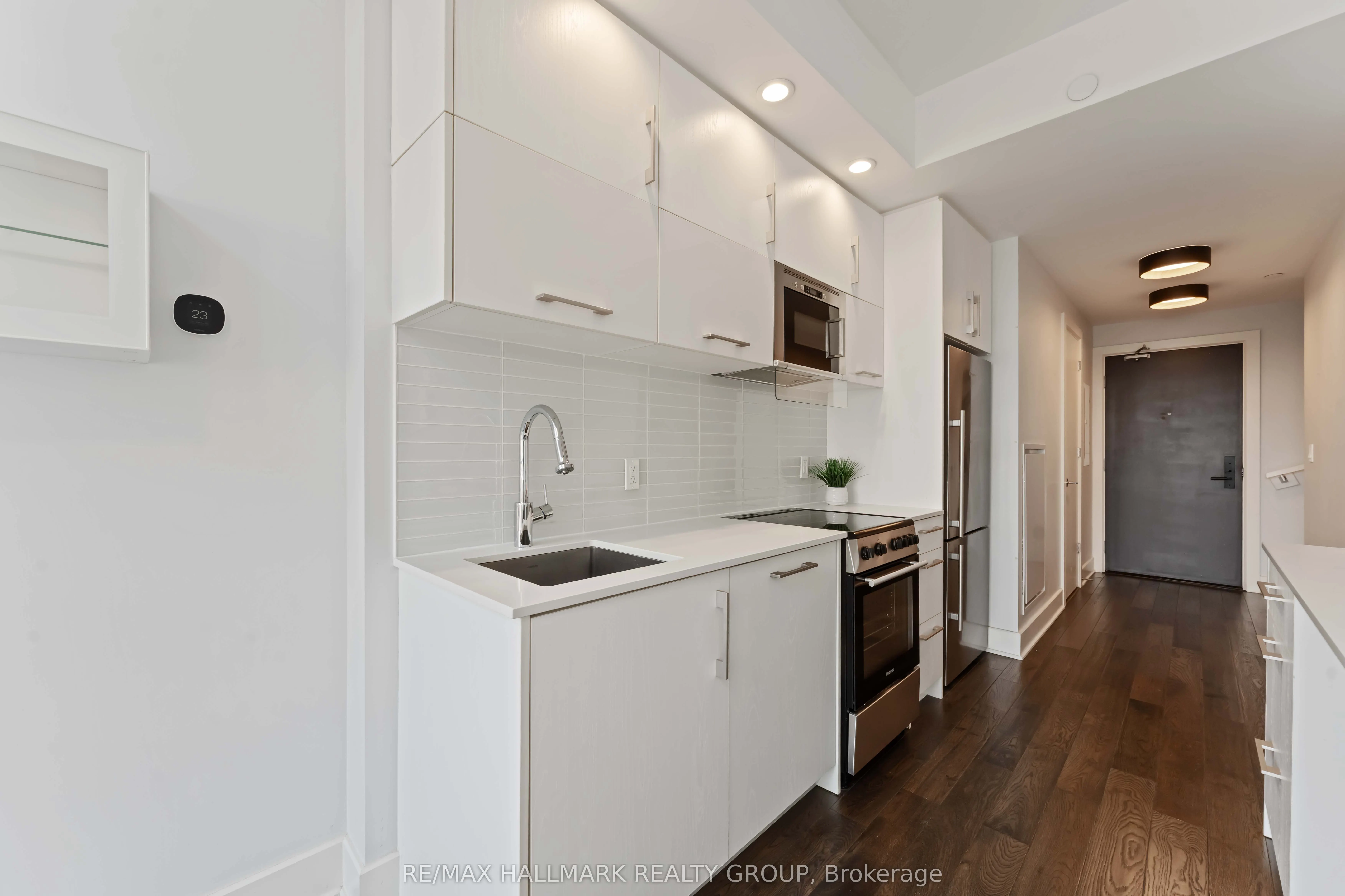 255 BAY Street, #1209