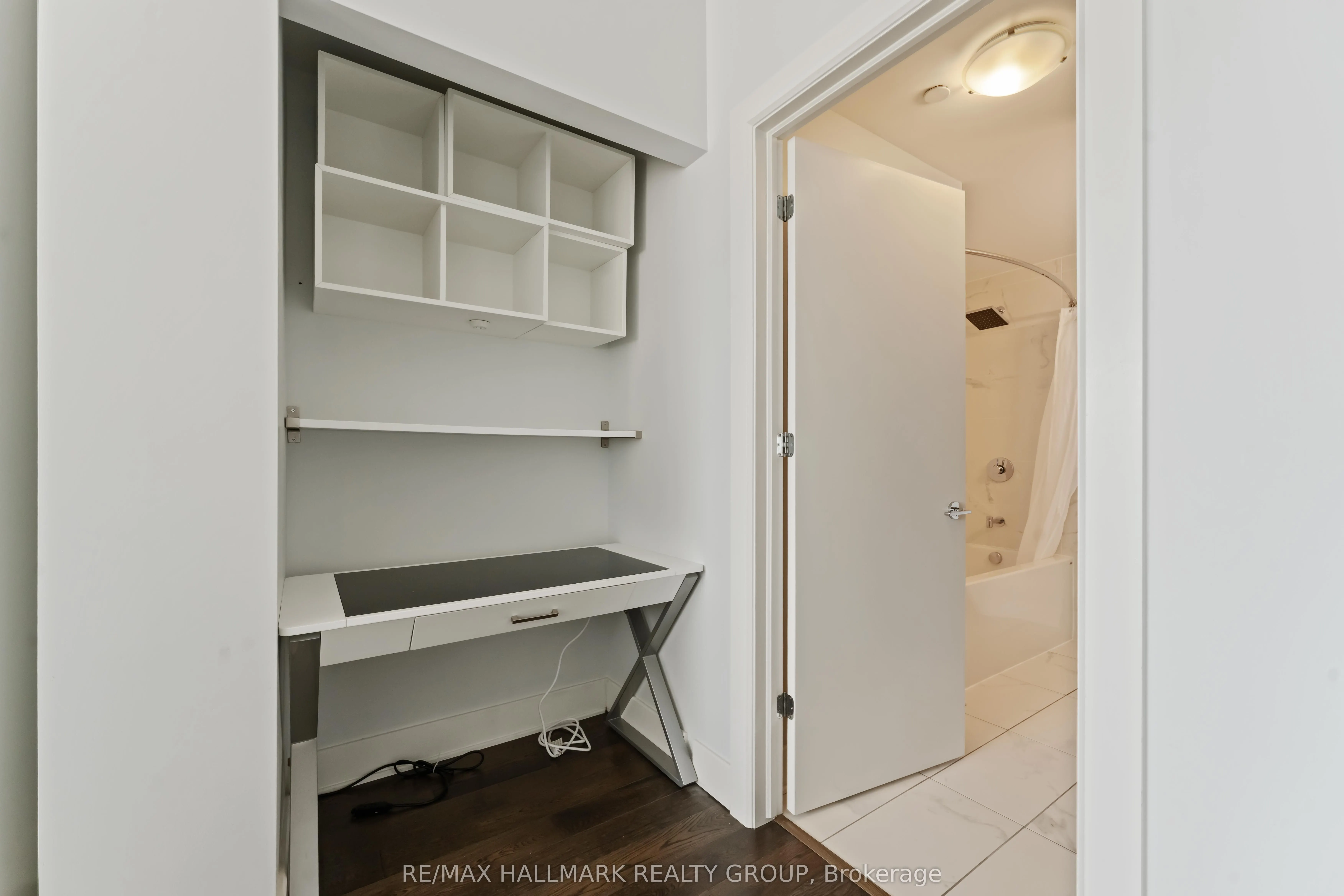 255 BAY Street, #1209