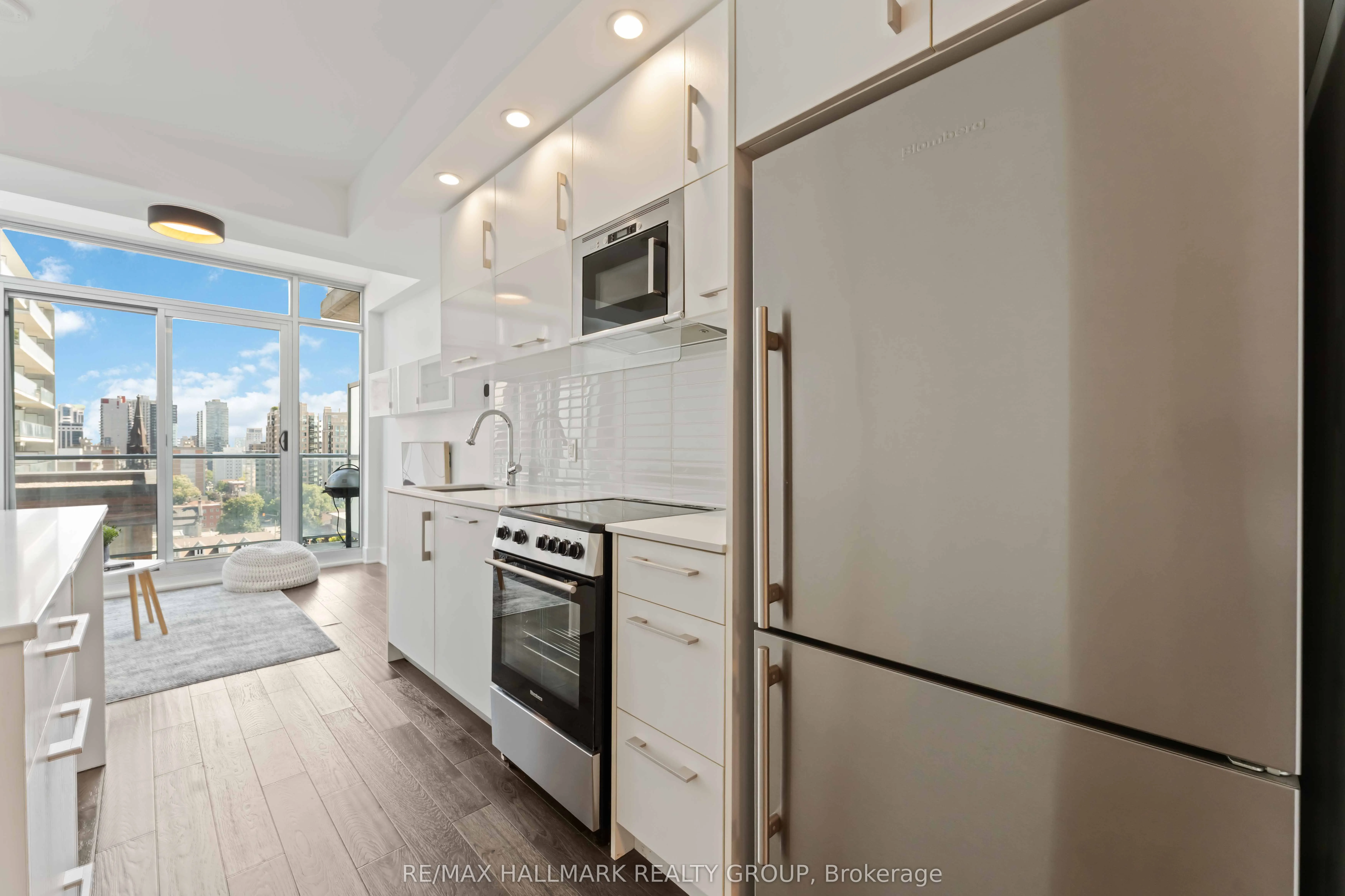 255 BAY Street, #1209