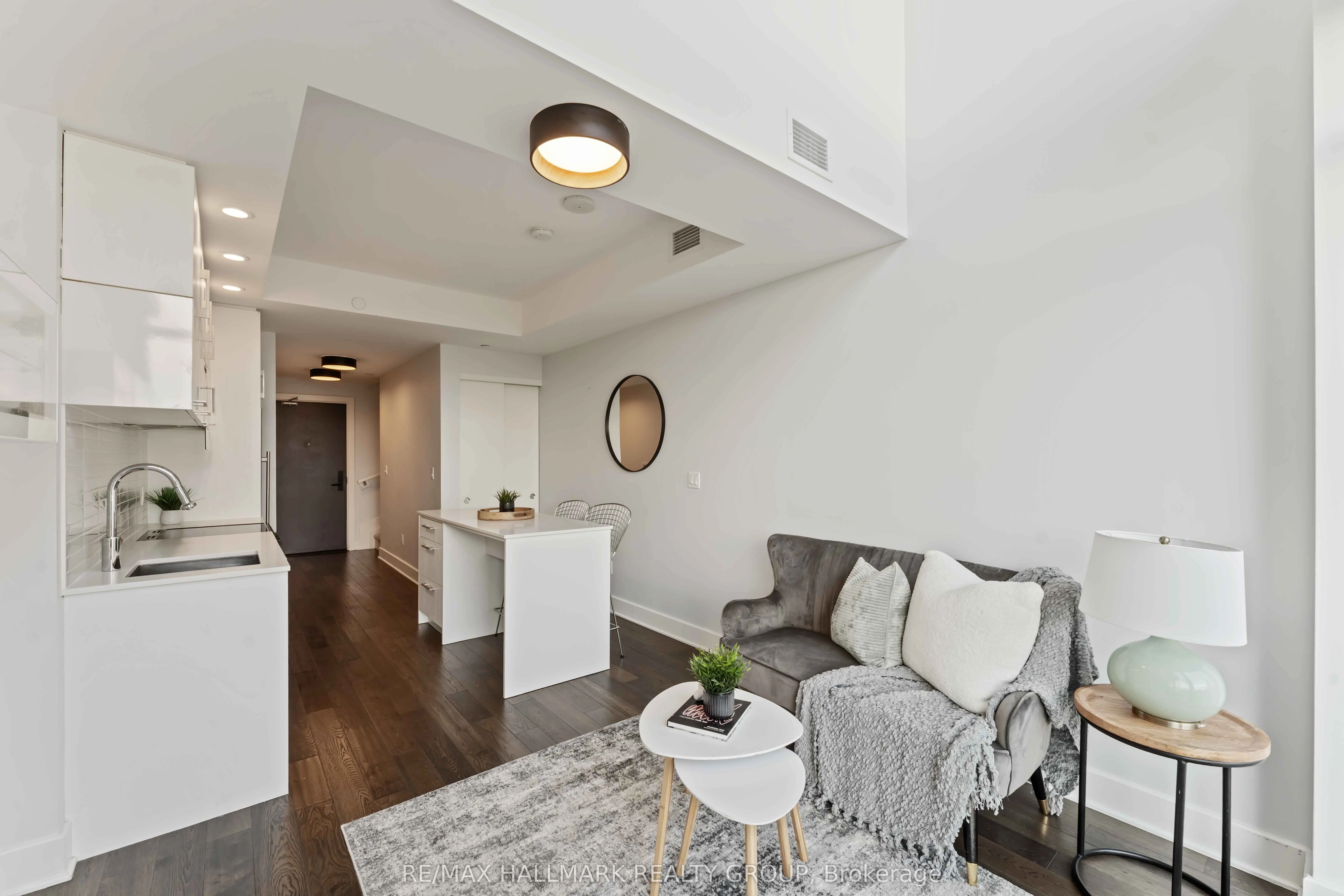 255 BAY Street, #1209