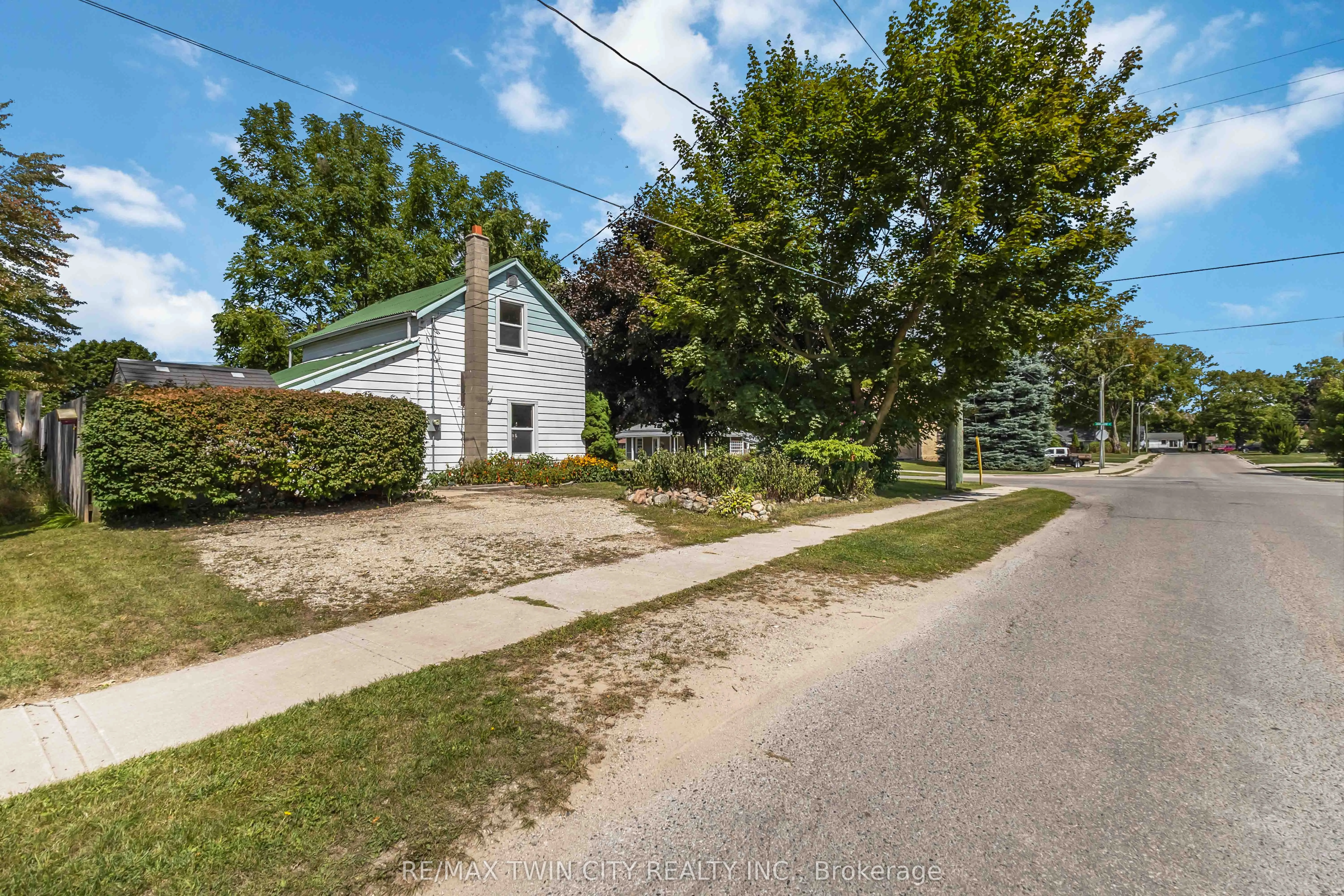 162 Adelaide Street