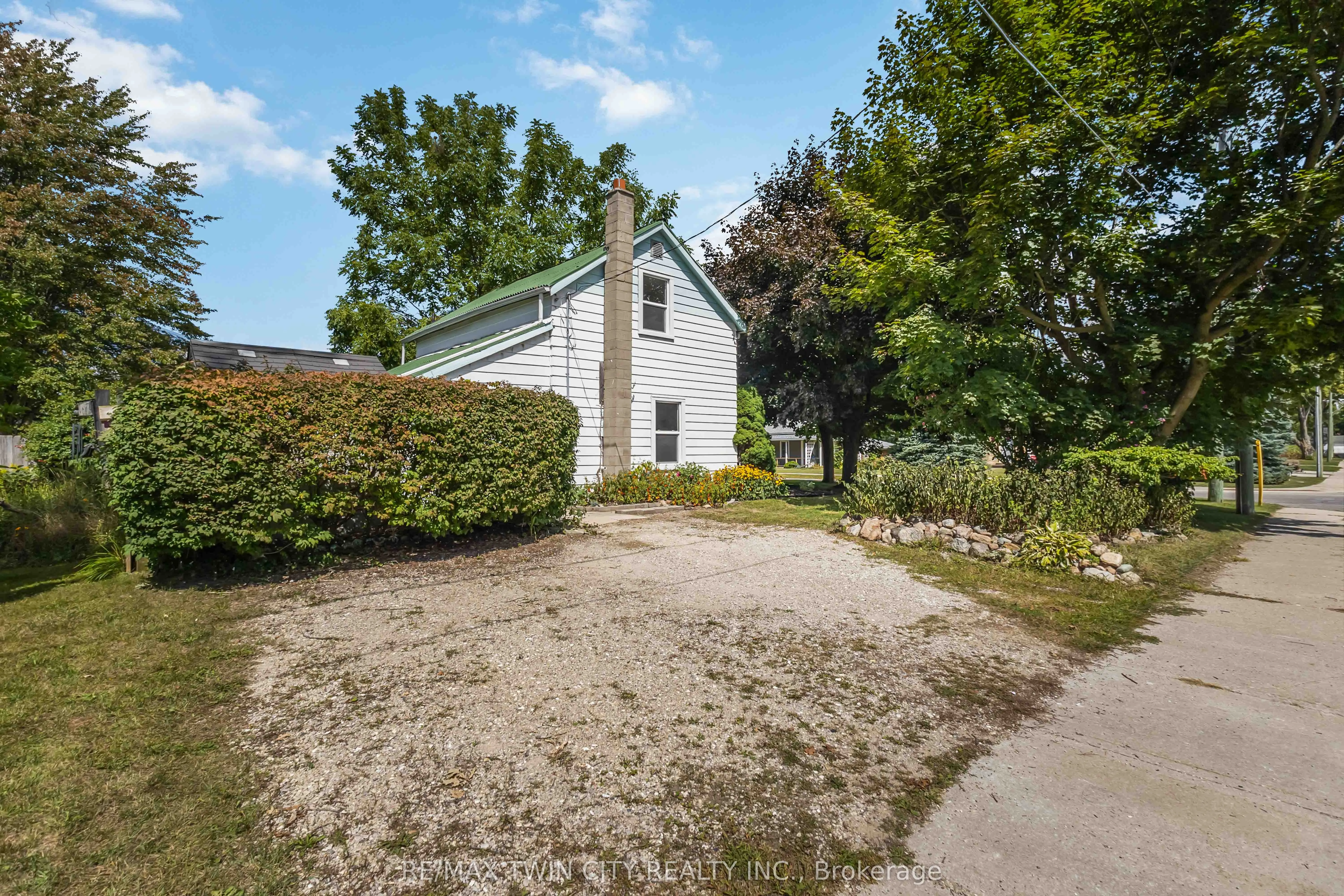 162 Adelaide Street