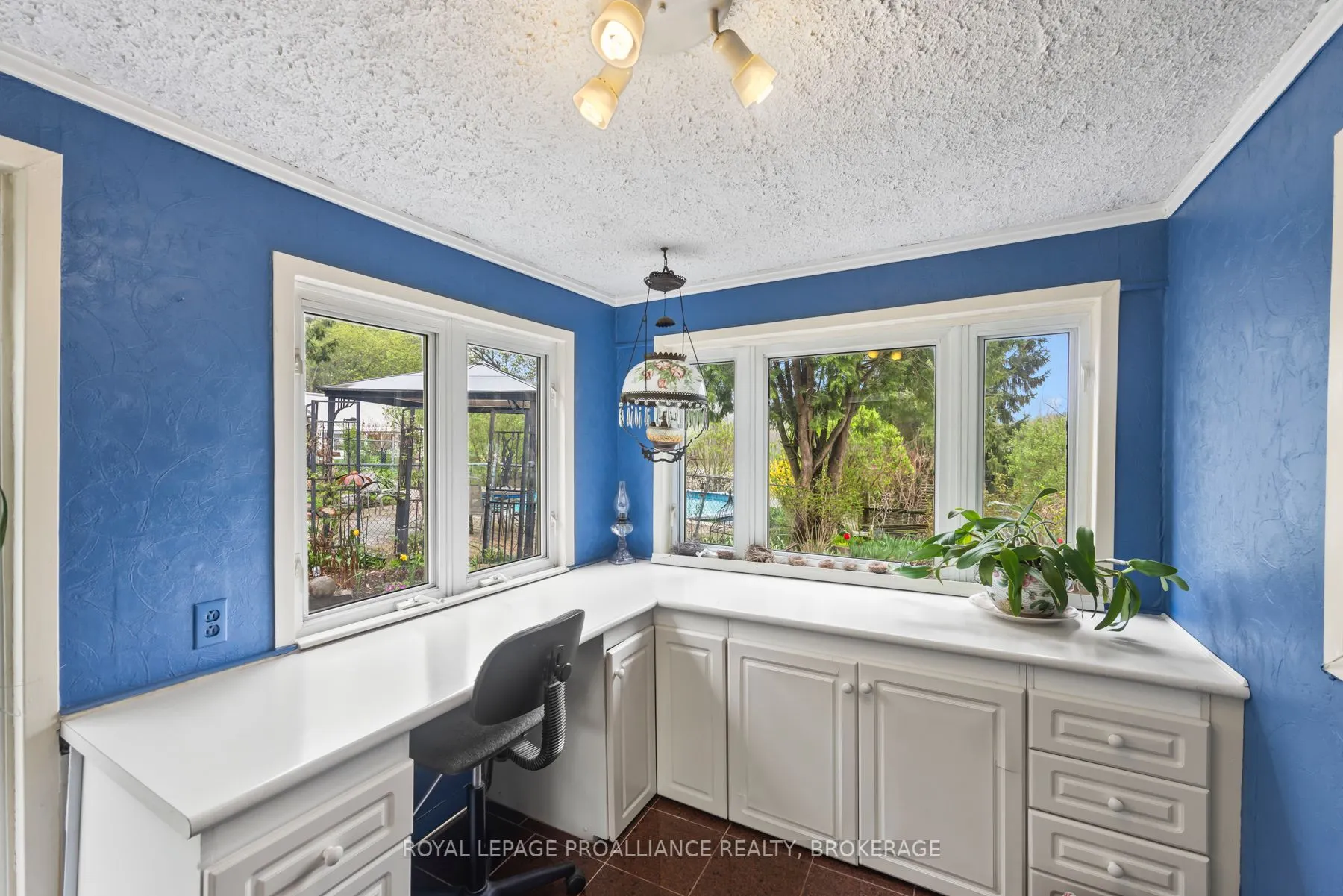 2078 Sunbury Road