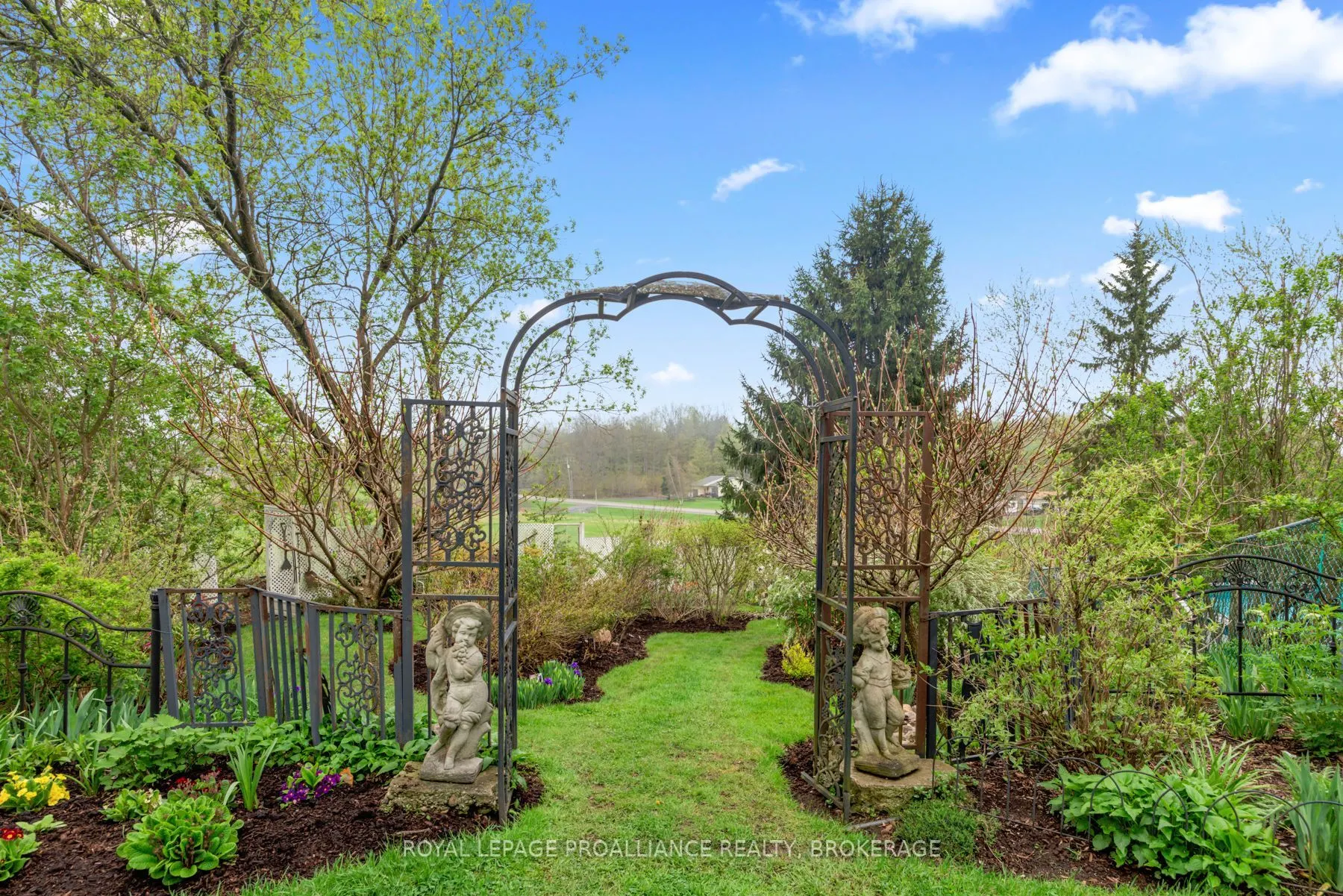 2078 Sunbury Road