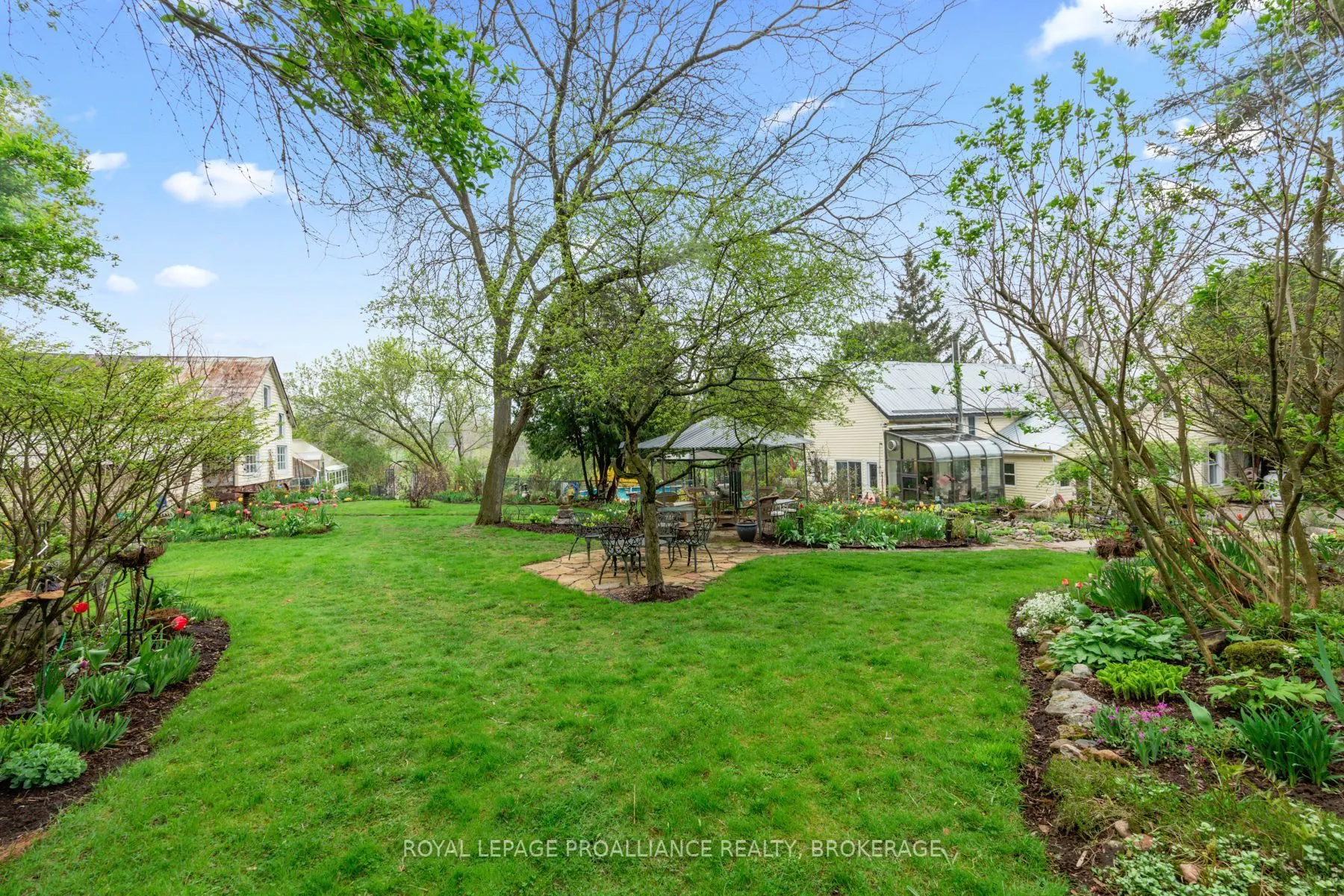 2078 Sunbury Road