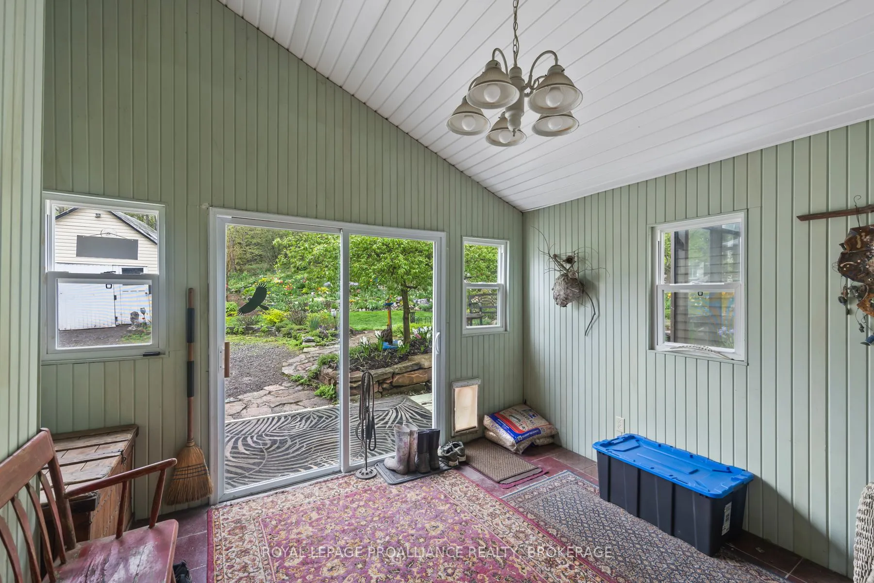 2078 Sunbury Road