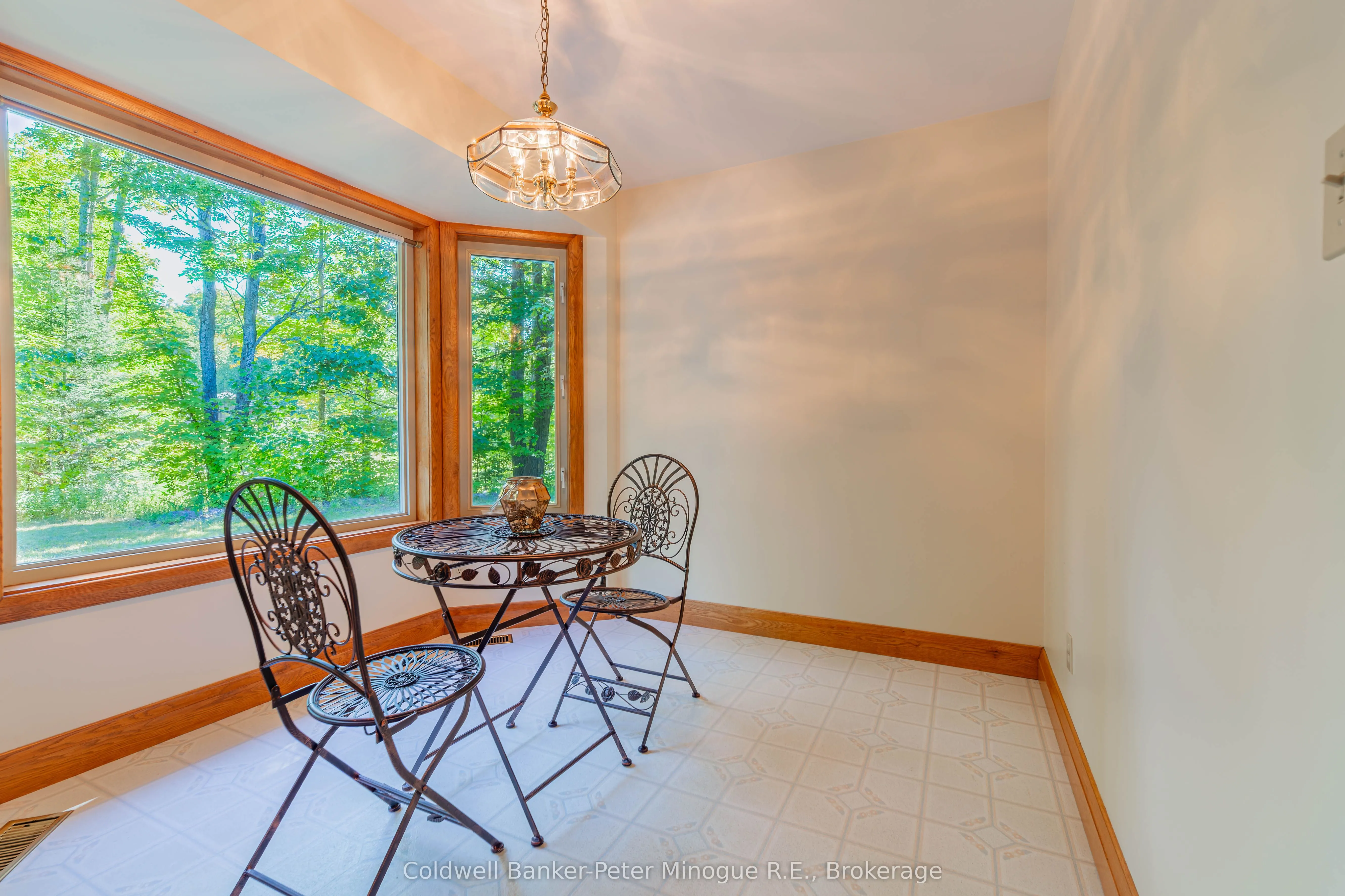 81 Hazelton Lane