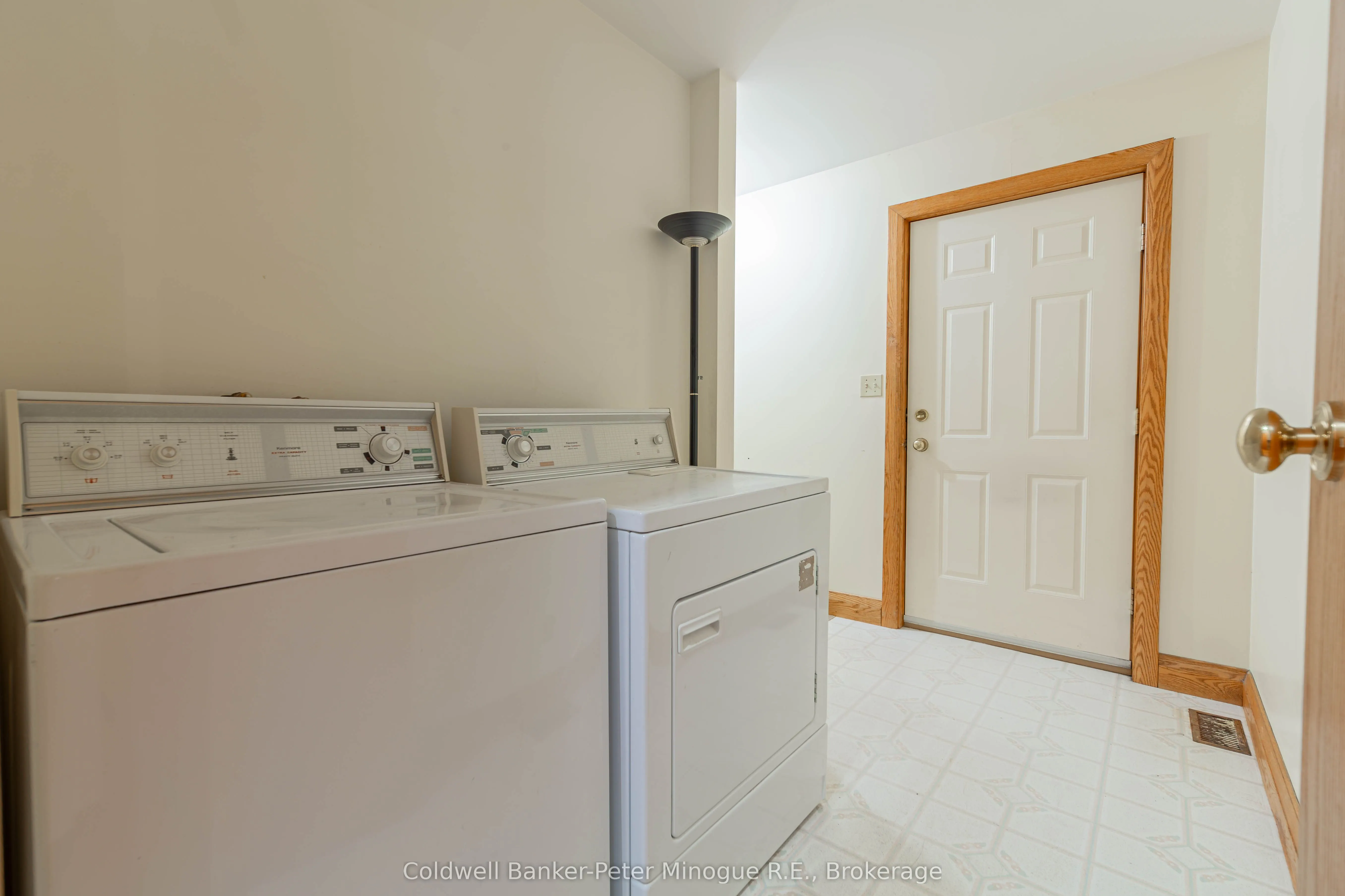 81 Hazelton Lane