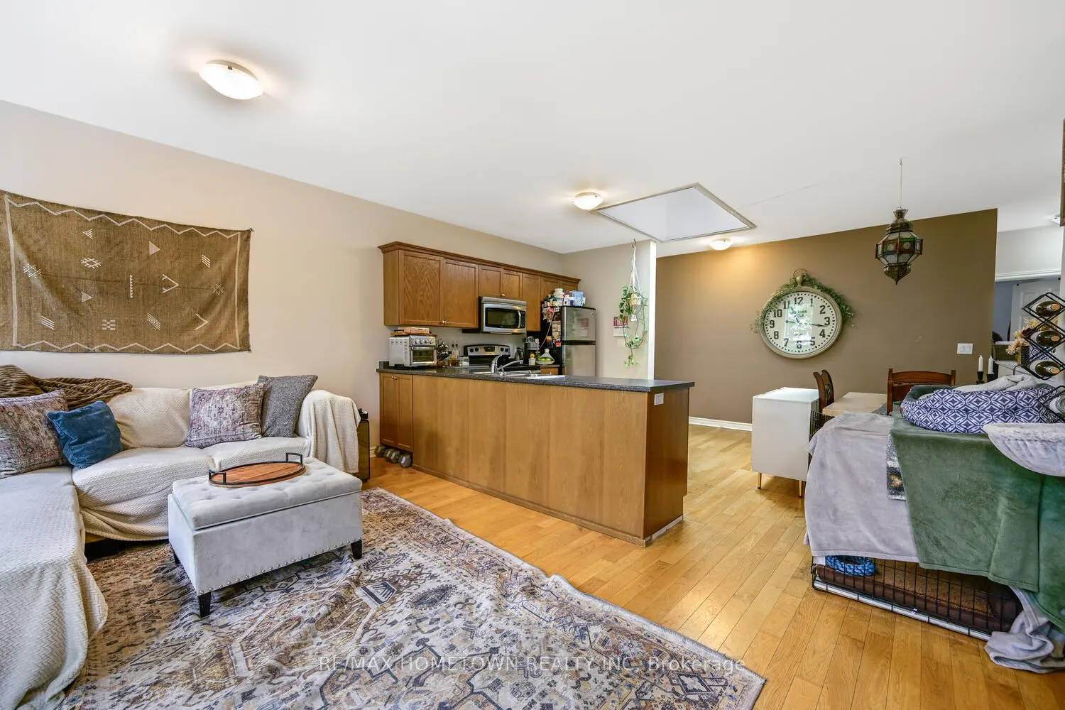 10-12 King Street W
