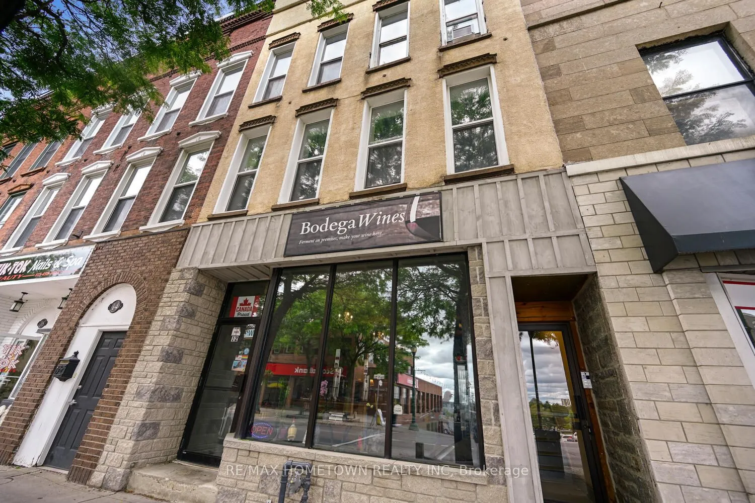 10-12 King Street W