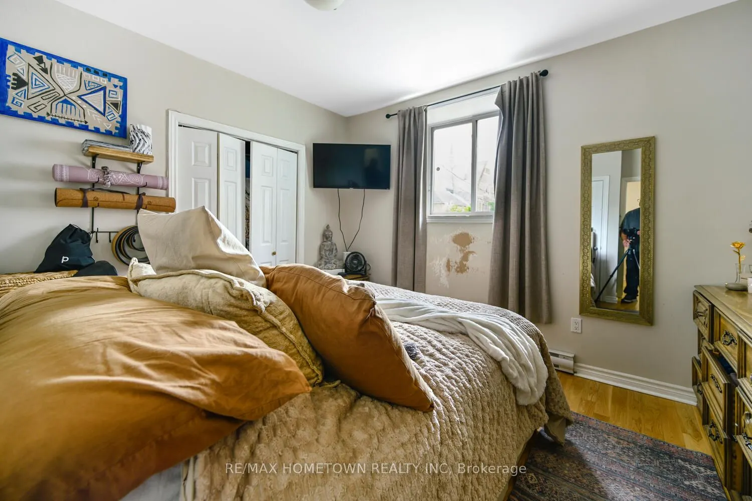 10-12 King Street W