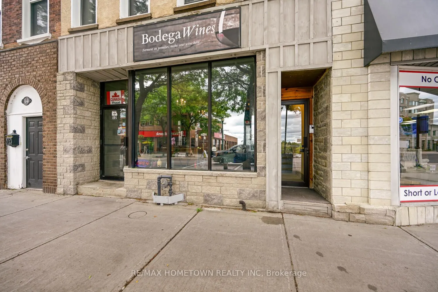 10-12 King Street W