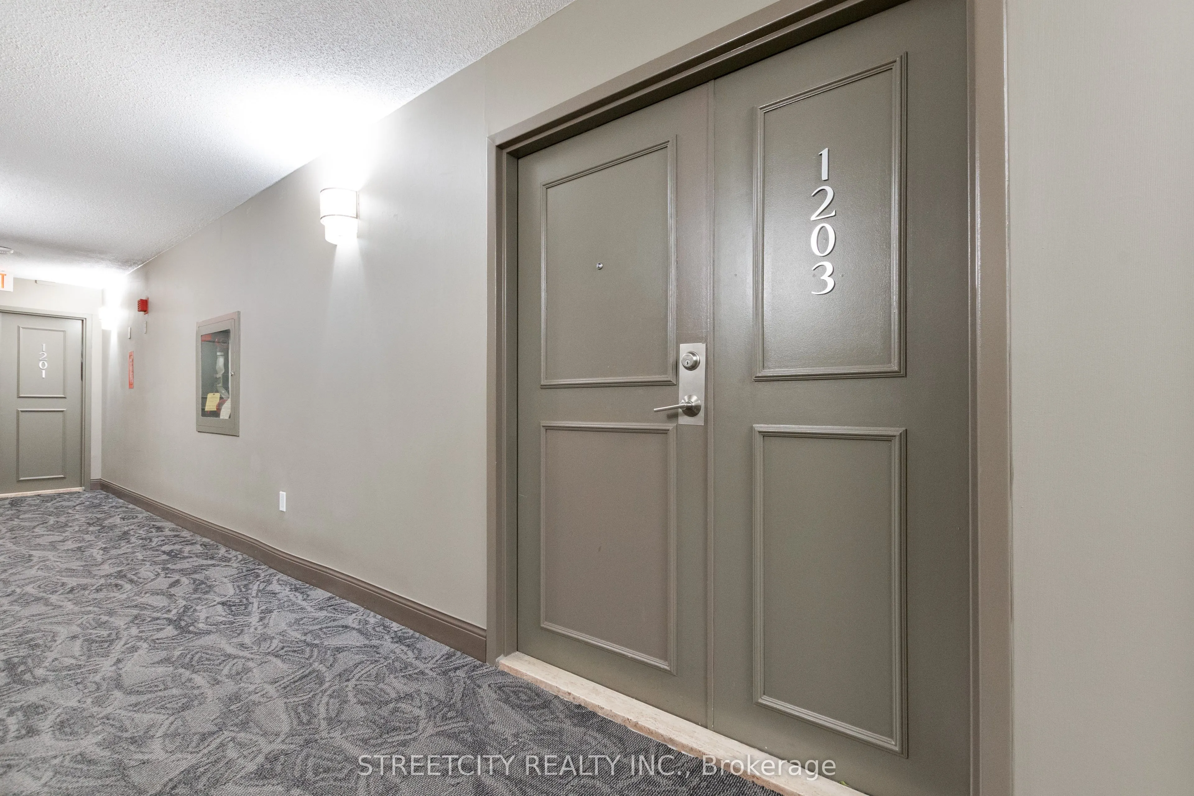 500 Talbot Street, #1203