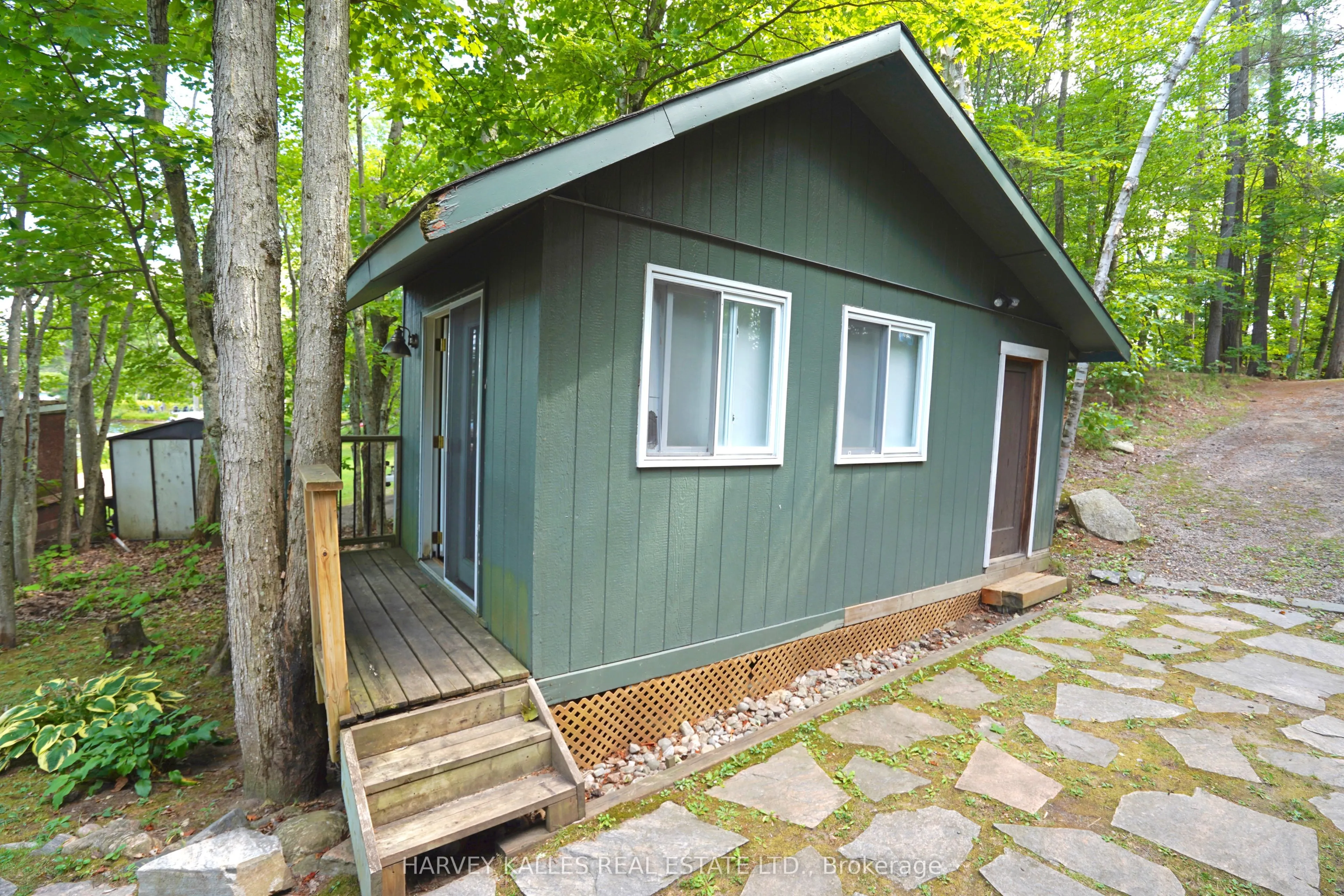 83 Pinetree Road