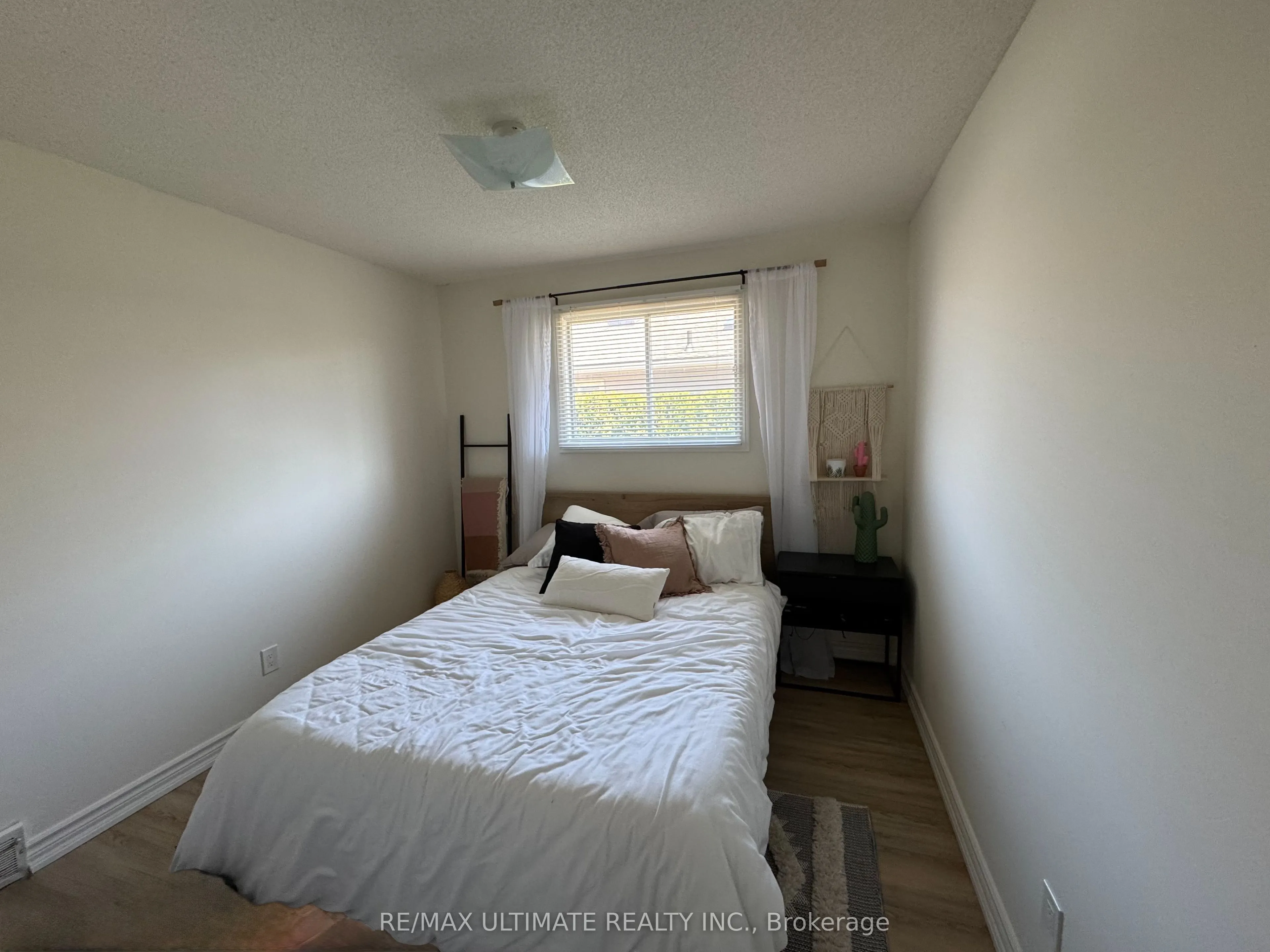 12 Stoney Brook Crescent