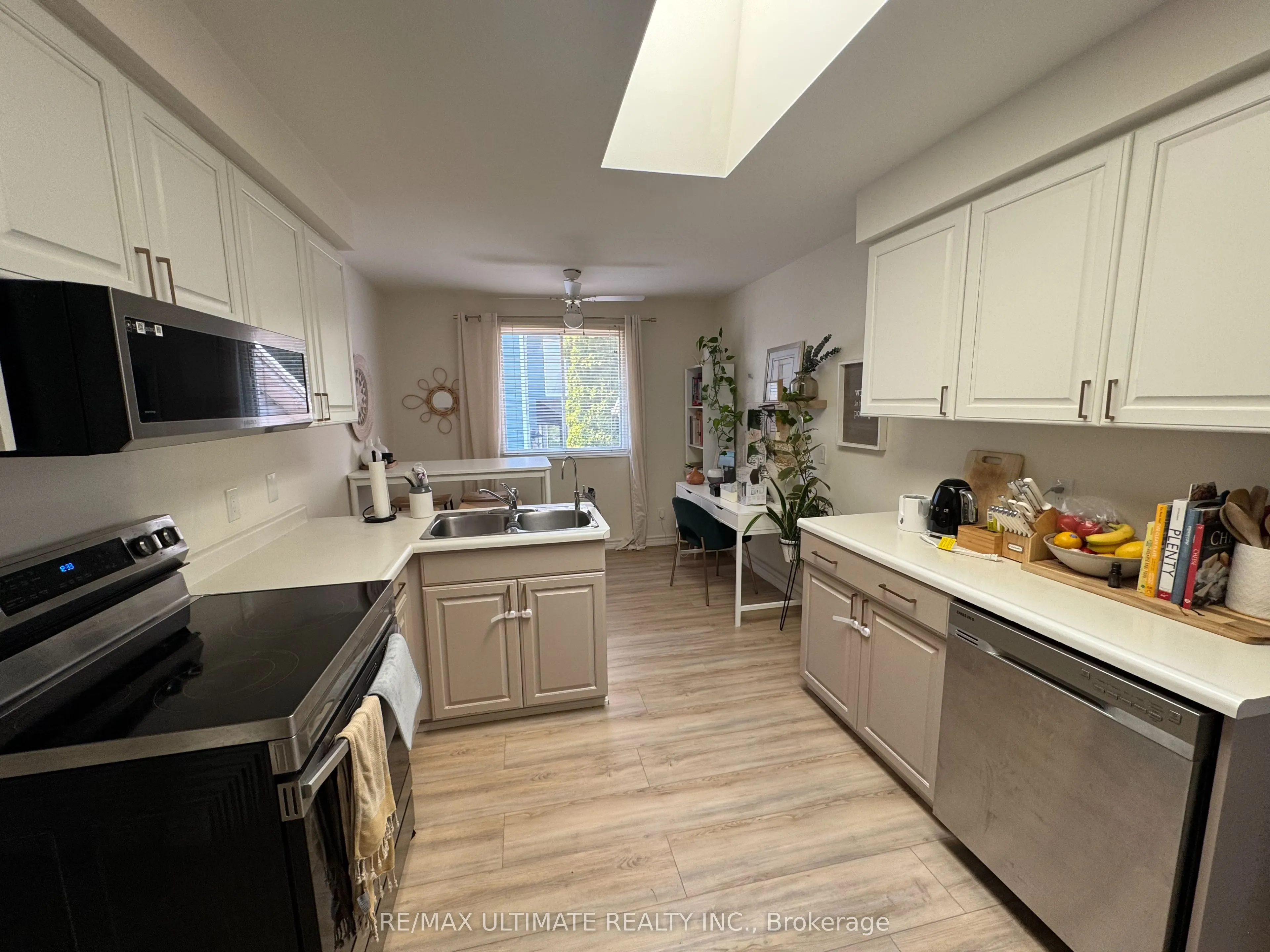 12 Stoney Brook Crescent