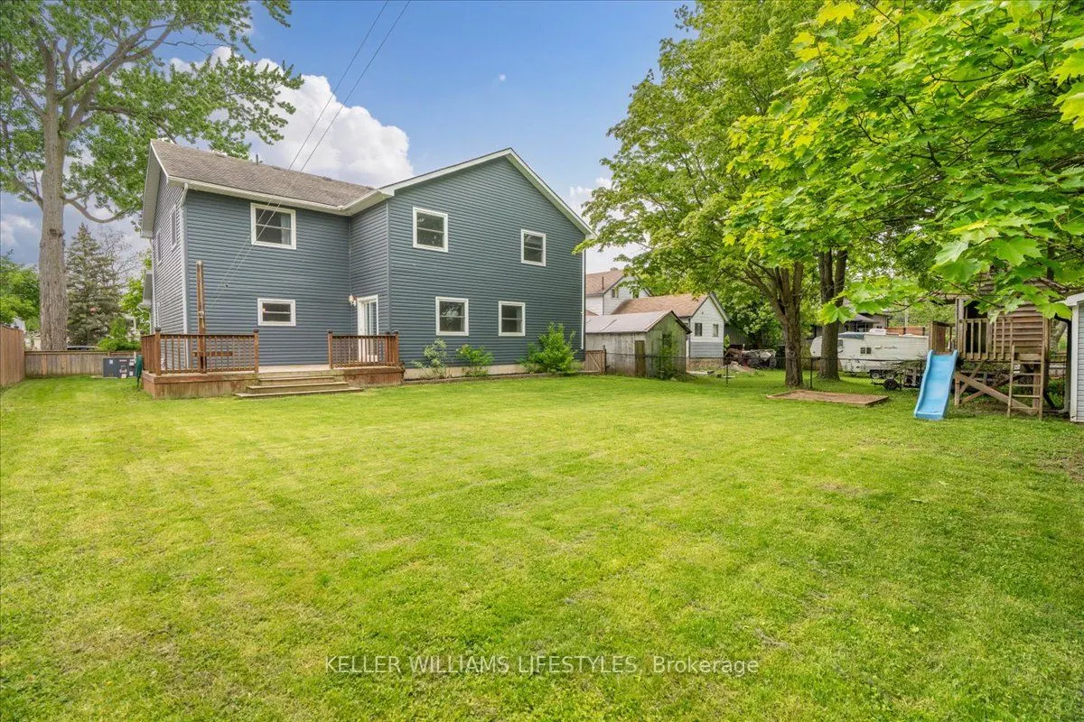 583 ST.CLAIR Street